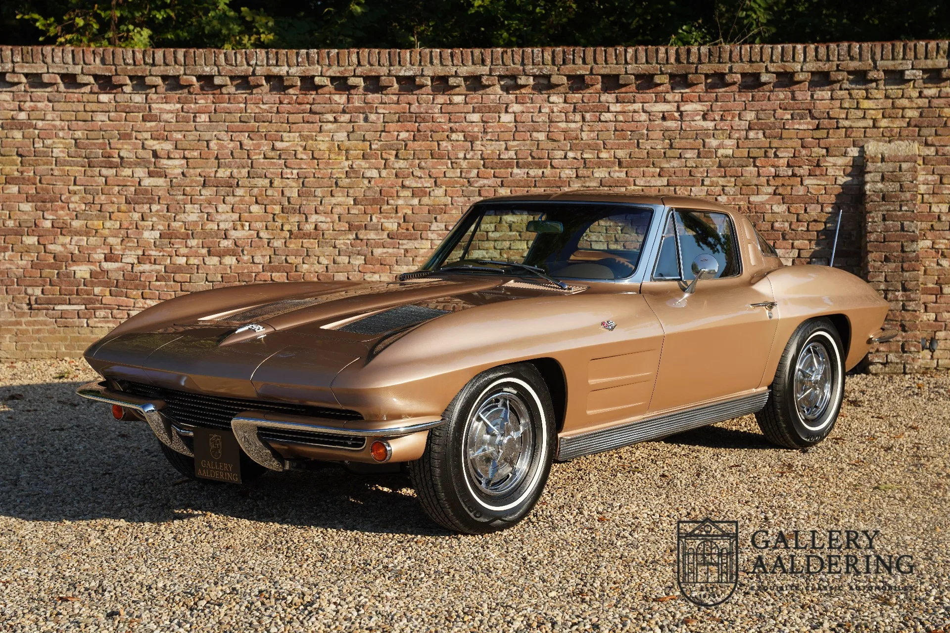 1963 Chevrolet Corvette C2 Sting Ray Split Window offered by a specialist dealer in Brummen, Netherlands, main photo