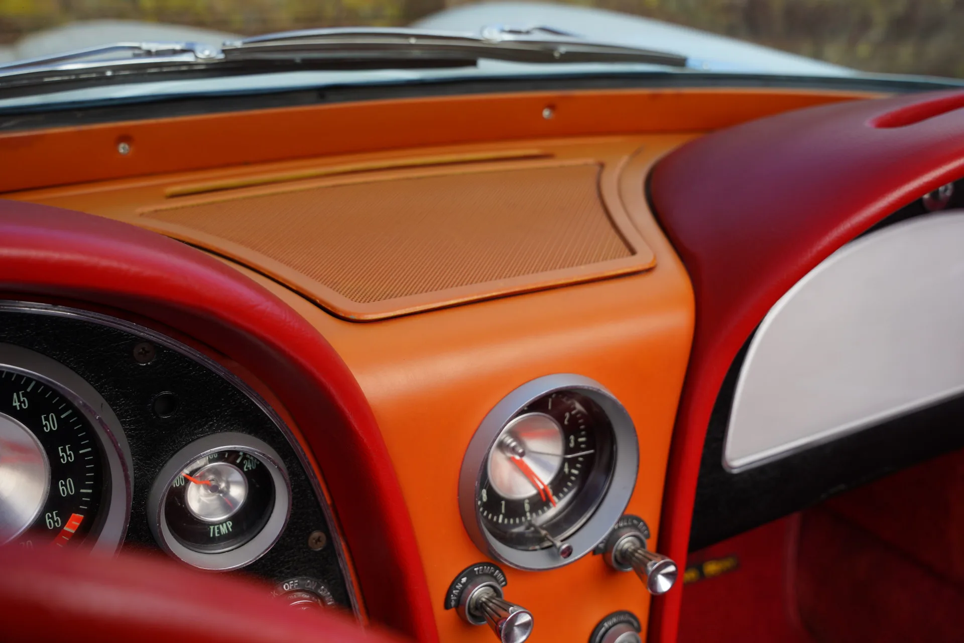 1963 Chevrolet Corvette C2 Sting Ray Convertible, 30/30