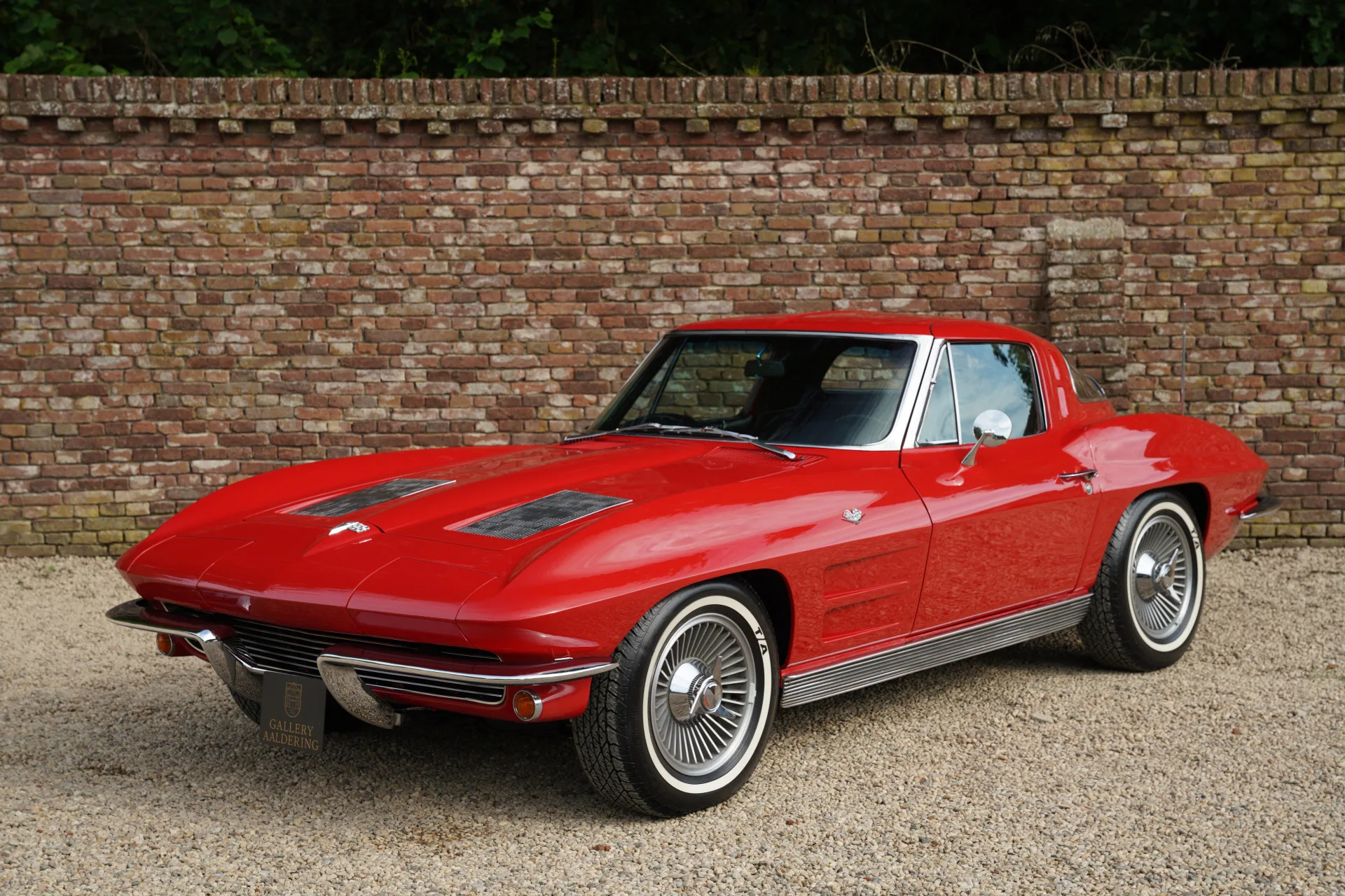 1963 Chevrolet Corvette C2 Sting Ray Split Window offered by a specialist dealer in Brummen, Netherlands, main photo