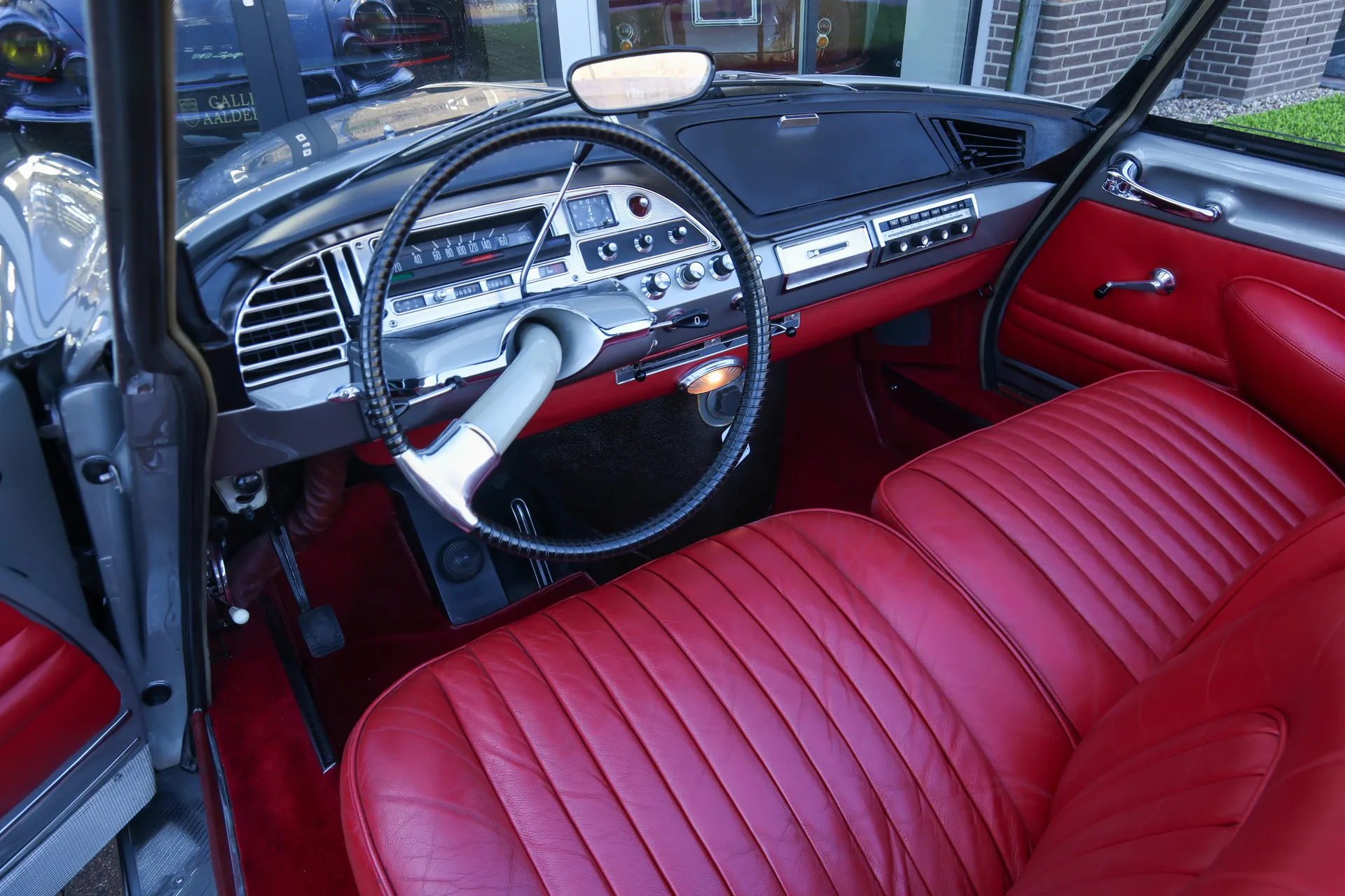 1963 Citroën DS 19 Le Caddy Chapron, 27/30