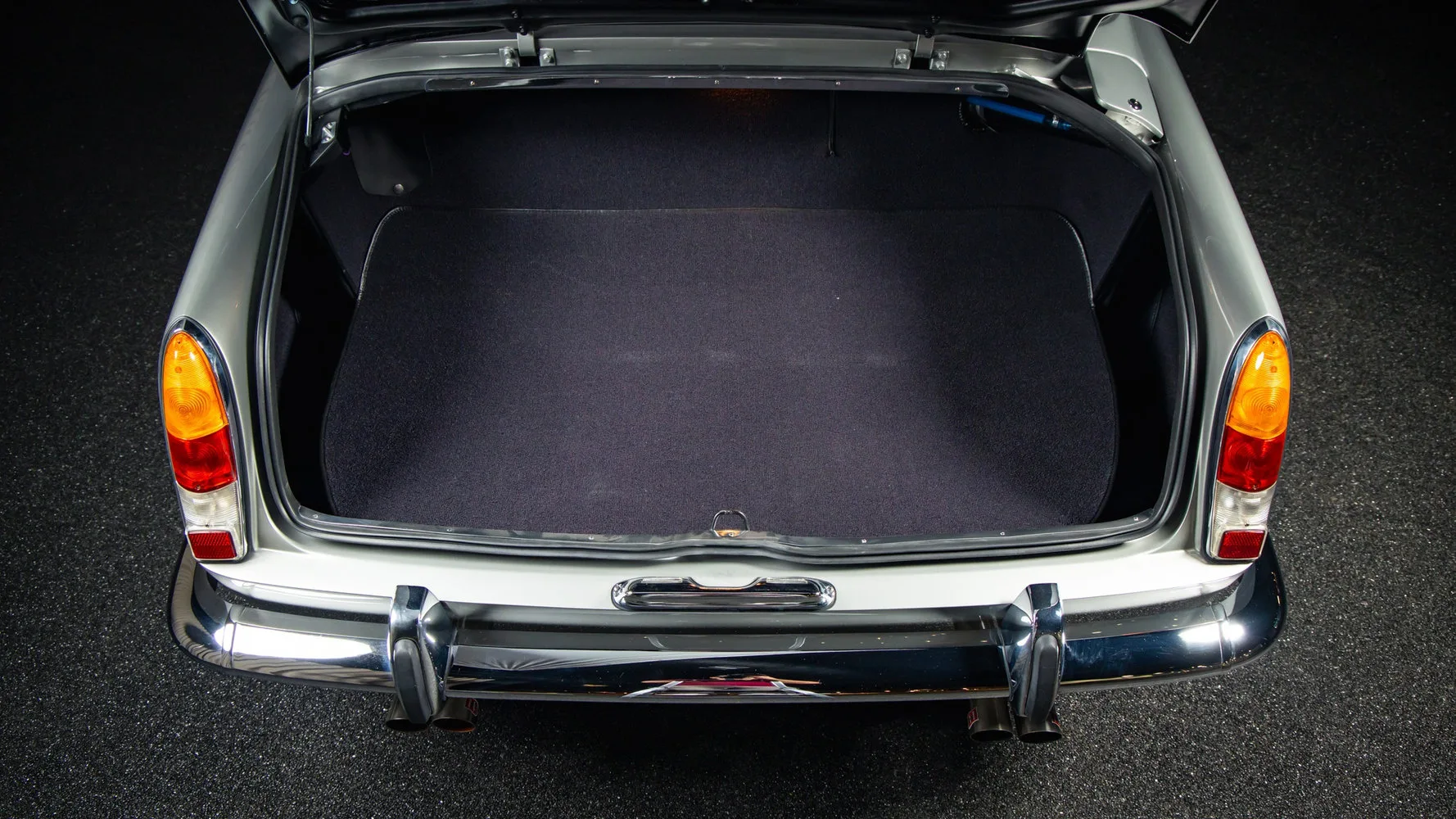 1963 Ferrari 250 GT 2+2, 28/30