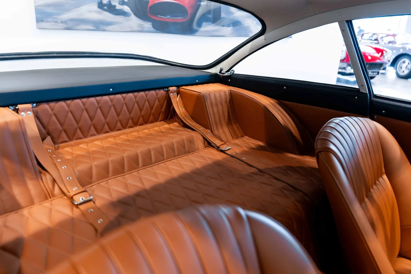 1963 Ferrari 250 GT Berlinetta Lusso proposée par un spécialiste de la voiture de collection à London, Royaume-Uni, photo 16 sur 24