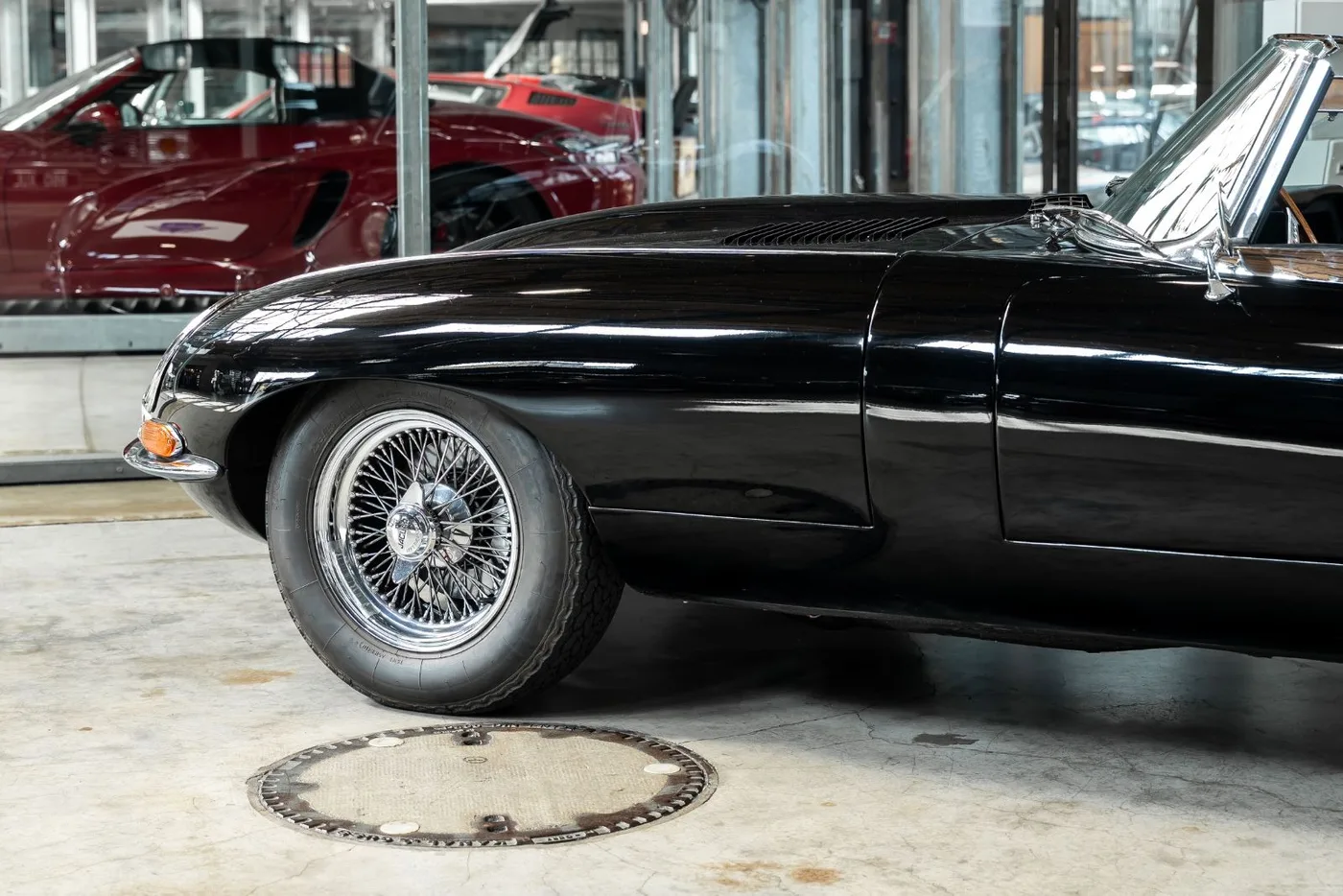 1963 Jaguar E-Type 3.8 Roadster proposée par un concessionnaire spécialisé à Neuss, Allemagne, photo 7 sur 10