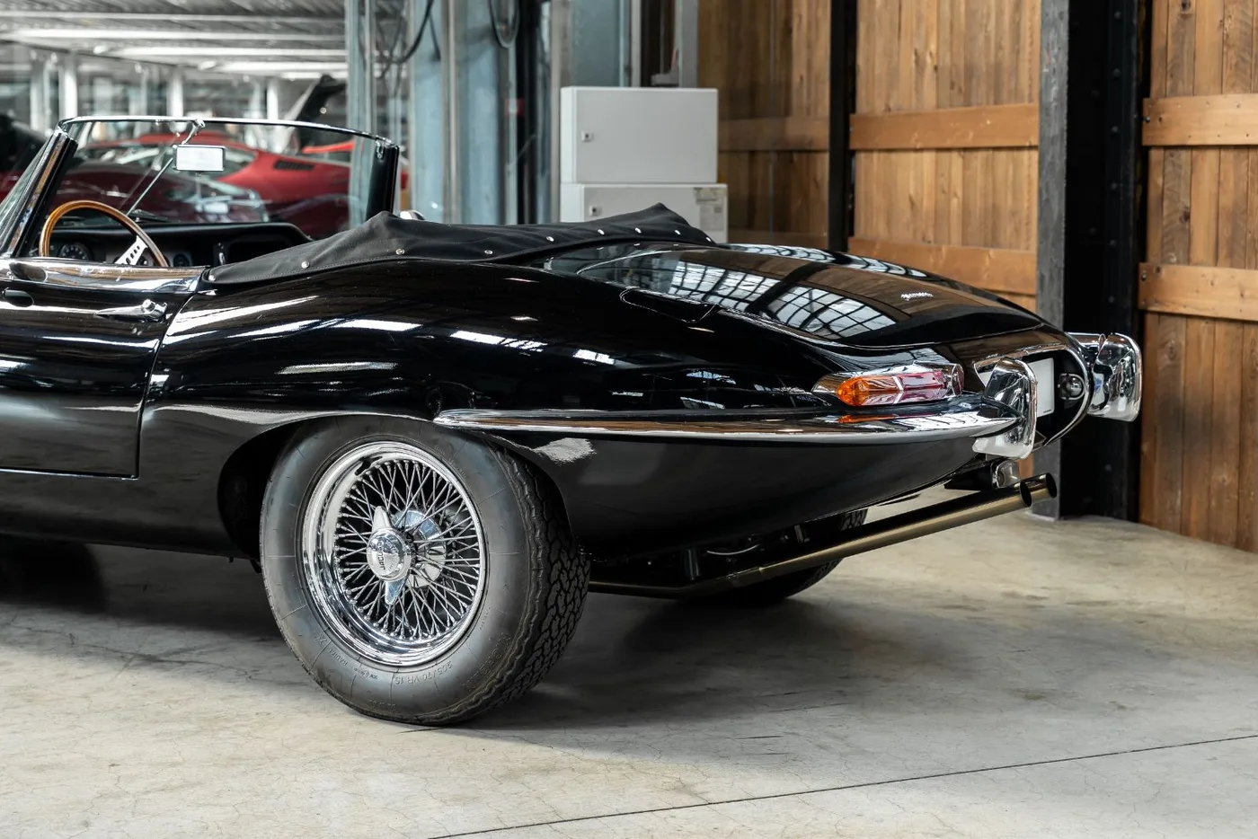 1963 Jaguar E-Type 3.8 Roadster proposée par un concessionnaire spécialisé à Neuss, Allemagne, photo 8 sur 10