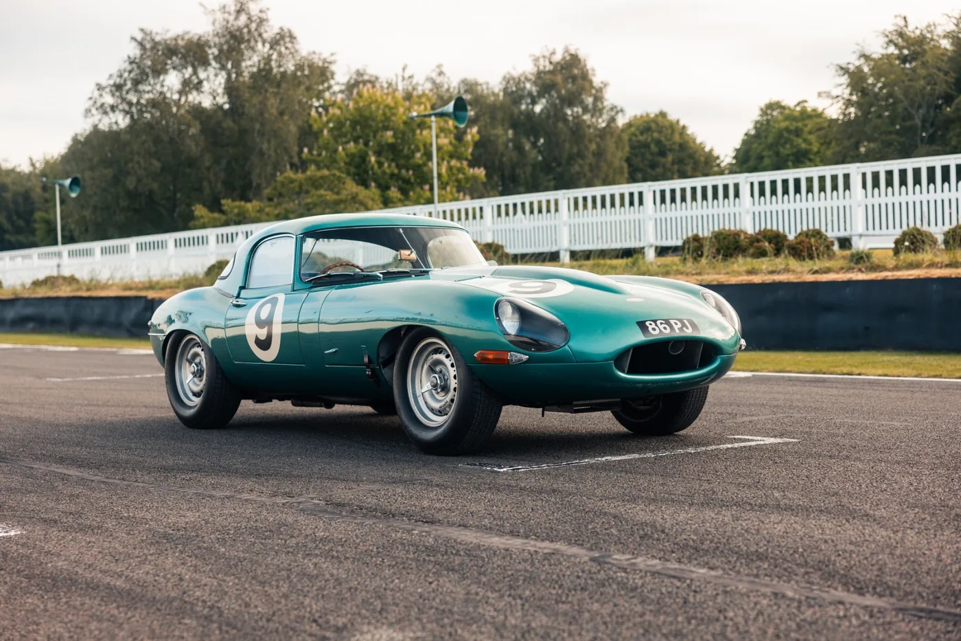 1963 Jaguar E-Type Lightweight offered by a specialist dealer in Chorleywood, United Kingdom, photo 8 of 15