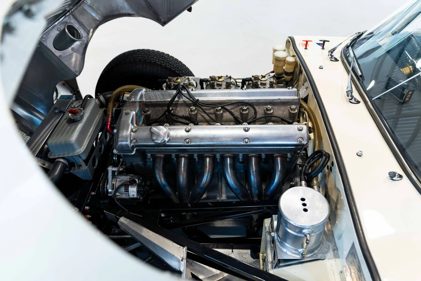 1963 Jaguar E-Type Lightweight offered by a collector car specialist in London, United Kingdom, photo 20 of 24