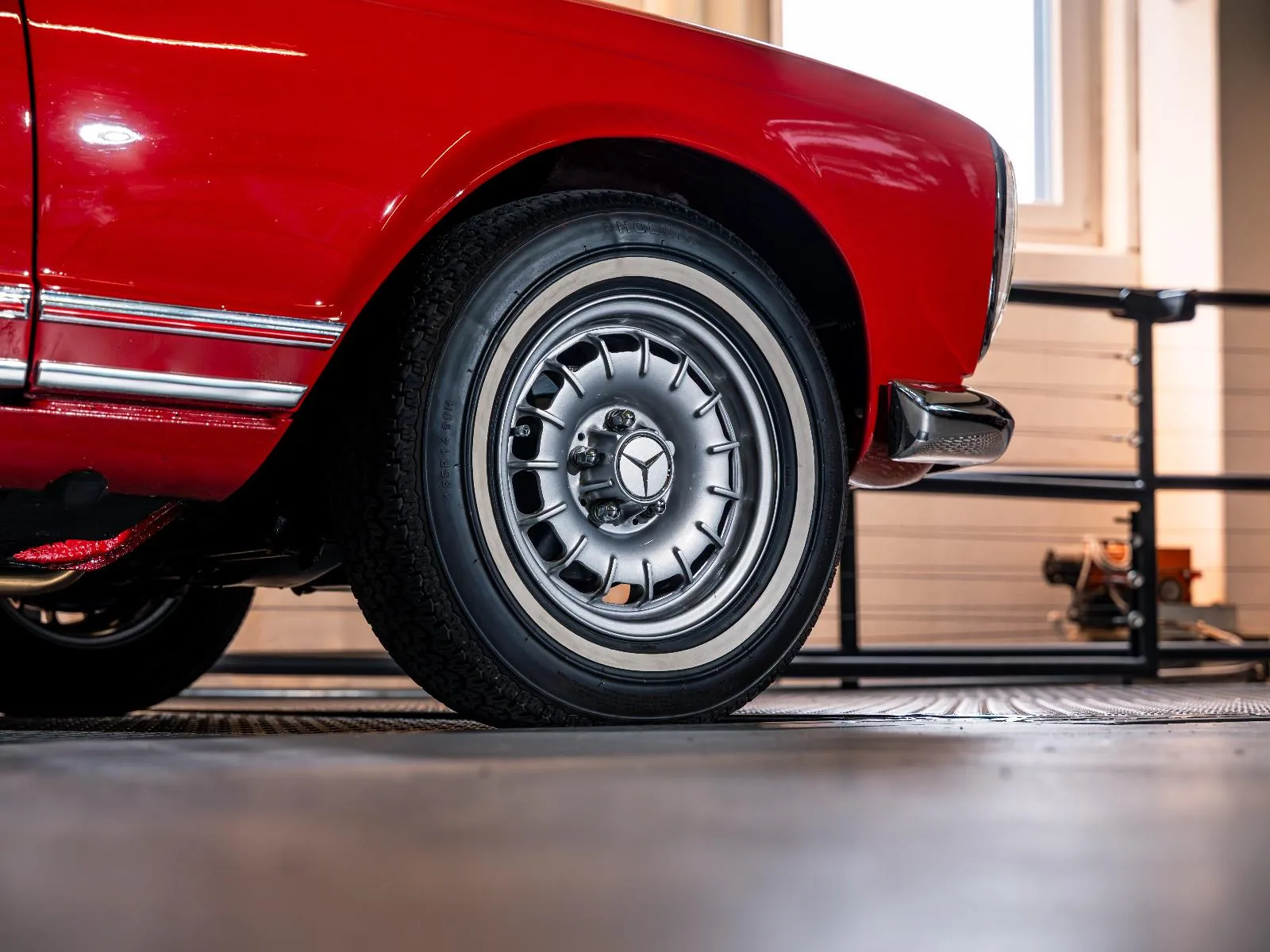 1963 Mercedes-Benz 230 SL, 4/30