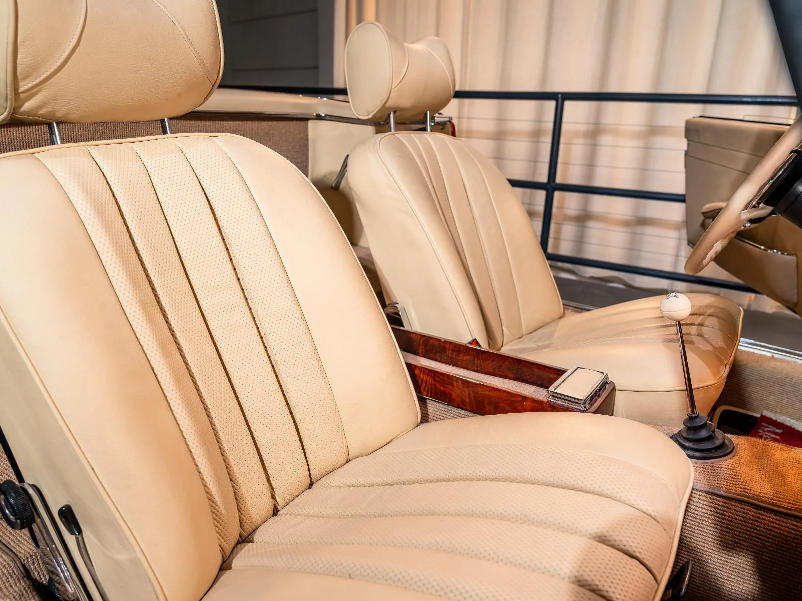 1963 Mercedes-Benz 230 SL, 13/30