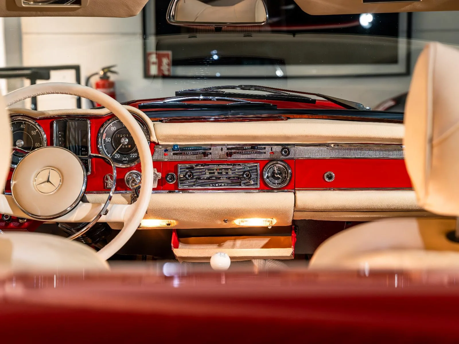 1963 Mercedes-Benz 230 SL, 18/30