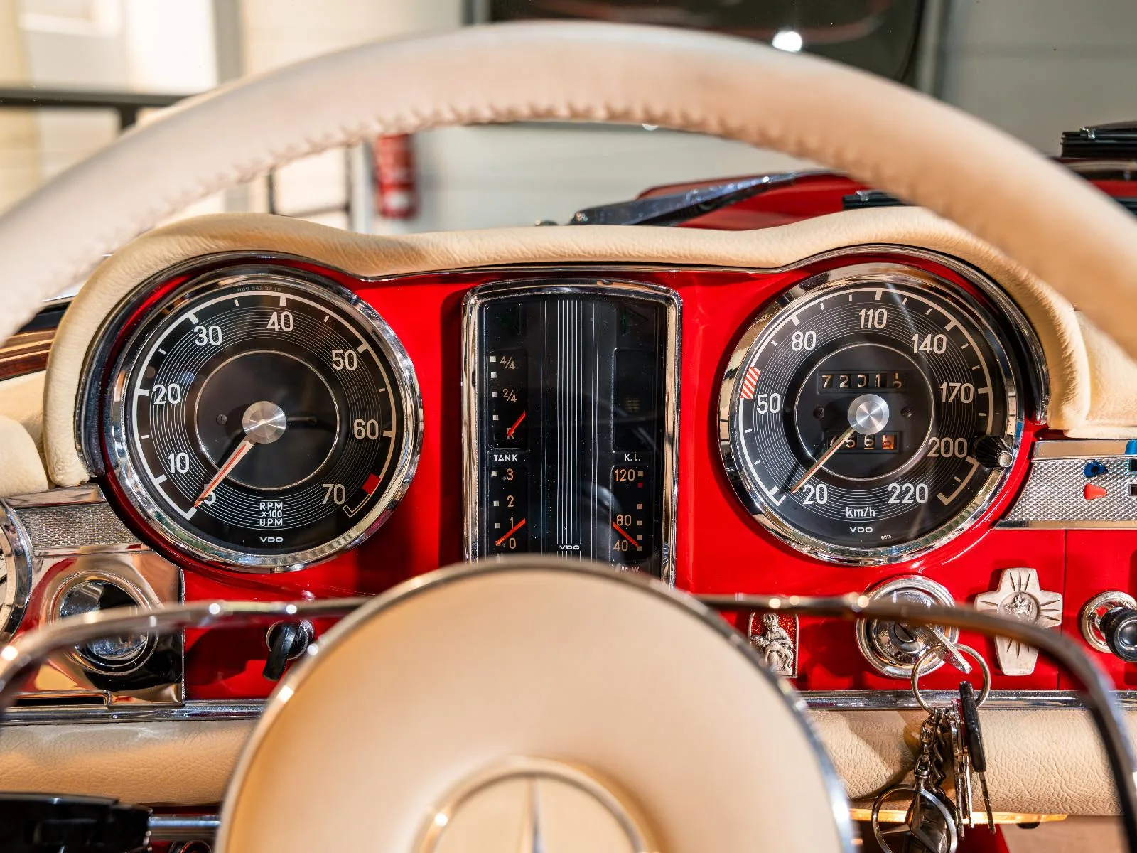 1963 Mercedes-Benz 230 SL, 25/30