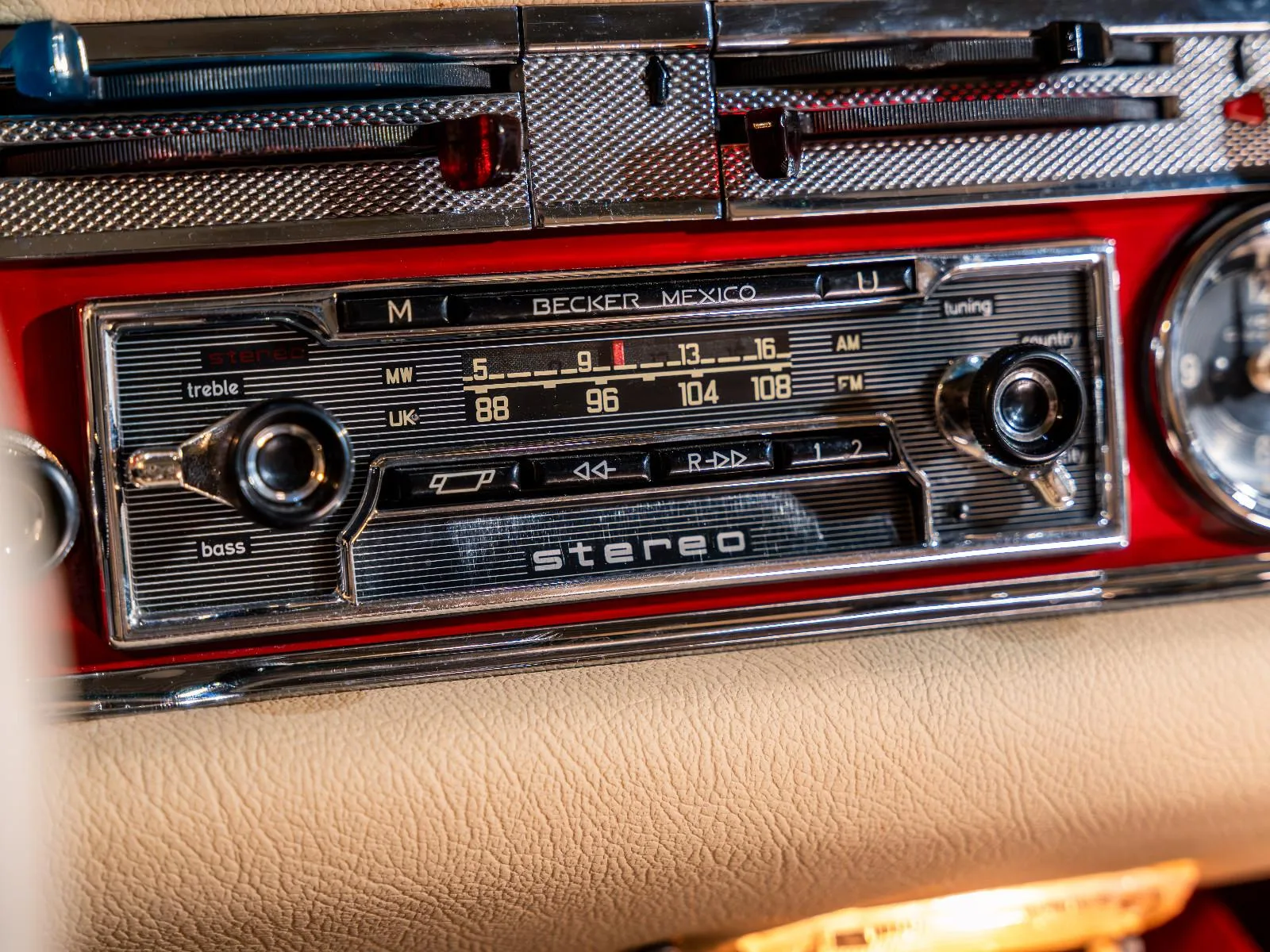 1963 Mercedes-Benz 230 SL, 29/30