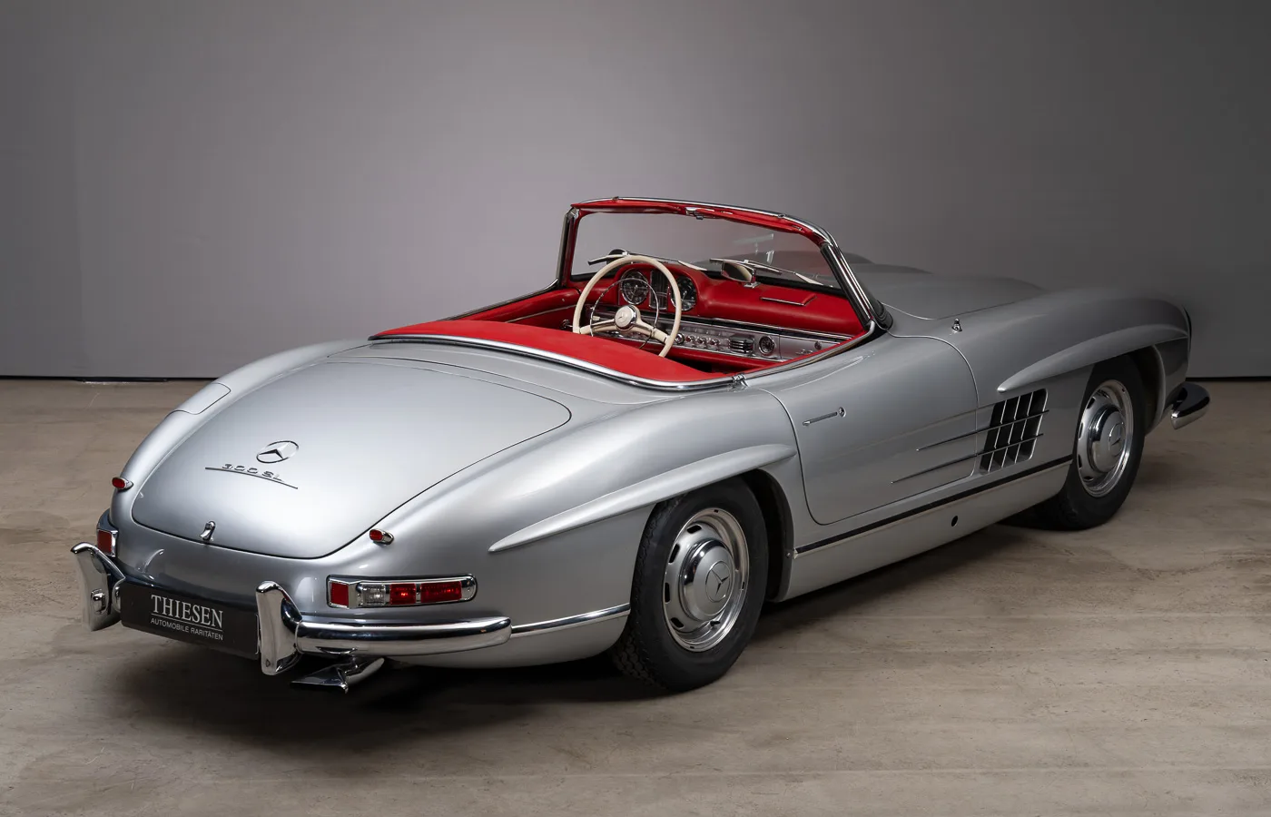 1963 Mercedes-Benz 300 SL Roadster, 15/30