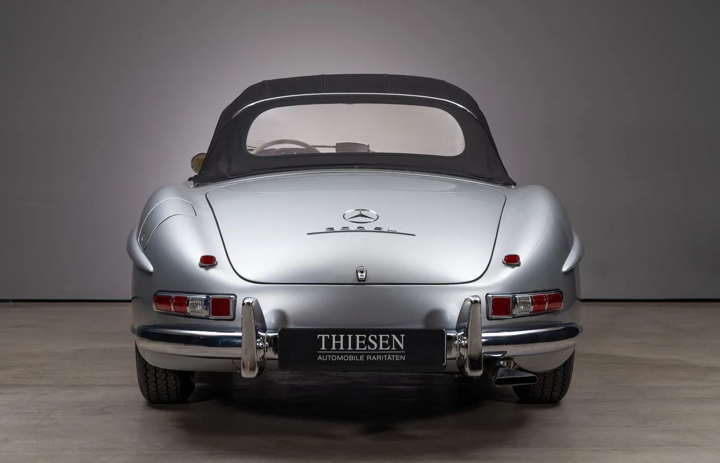 1963 Mercedes-Benz 300 SL Roadster, 22/30