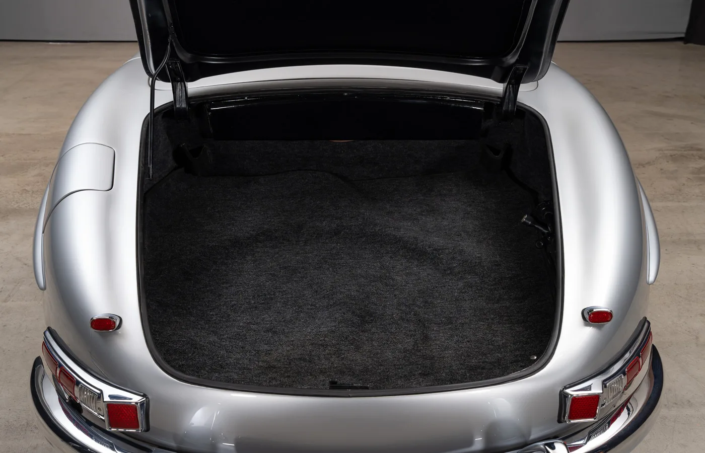 1963 Mercedes-Benz 300 SL Roadster, 29/30