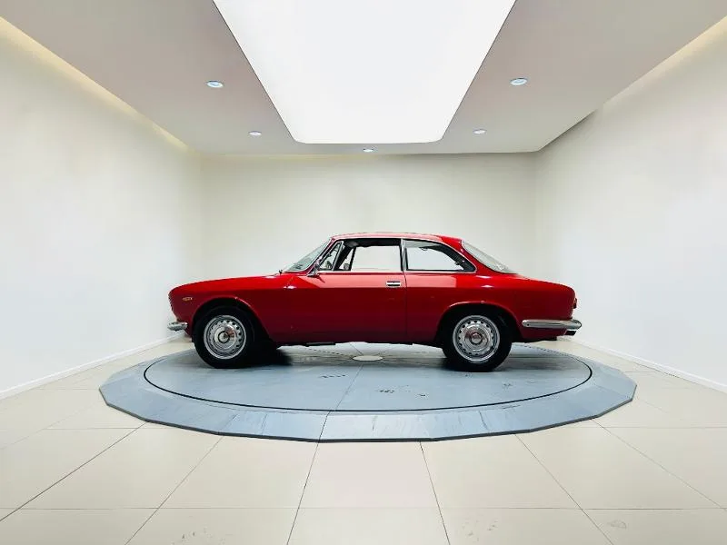 1964 Alfa Romeo Giulia Sprint GT, 4/20
