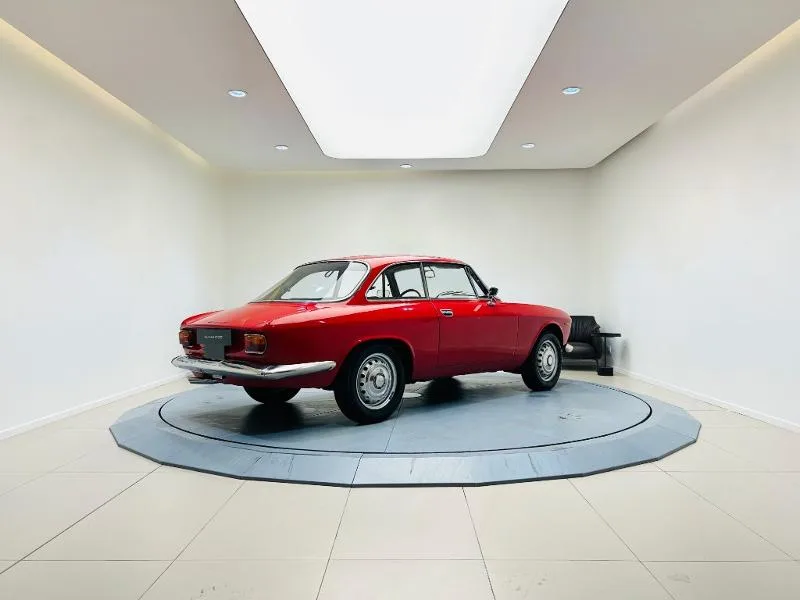1964 Alfa Romeo Giulia Sprint GT, 9/20