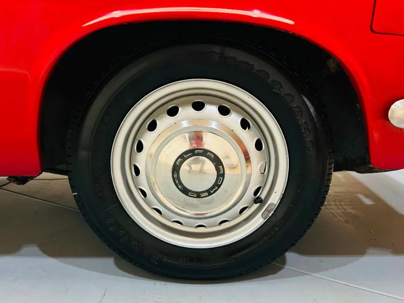 1964 Alfa Romeo Giulia Sprint GT, 13/20
