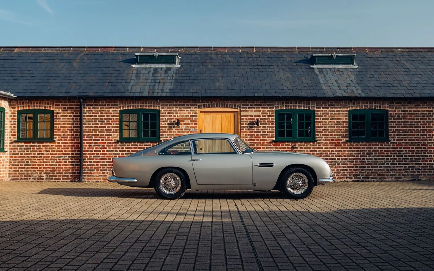 1964 Aston Martin DB5 offered by a specialist dealer in Chorleywood, United Kingdom, photo 3 of 15