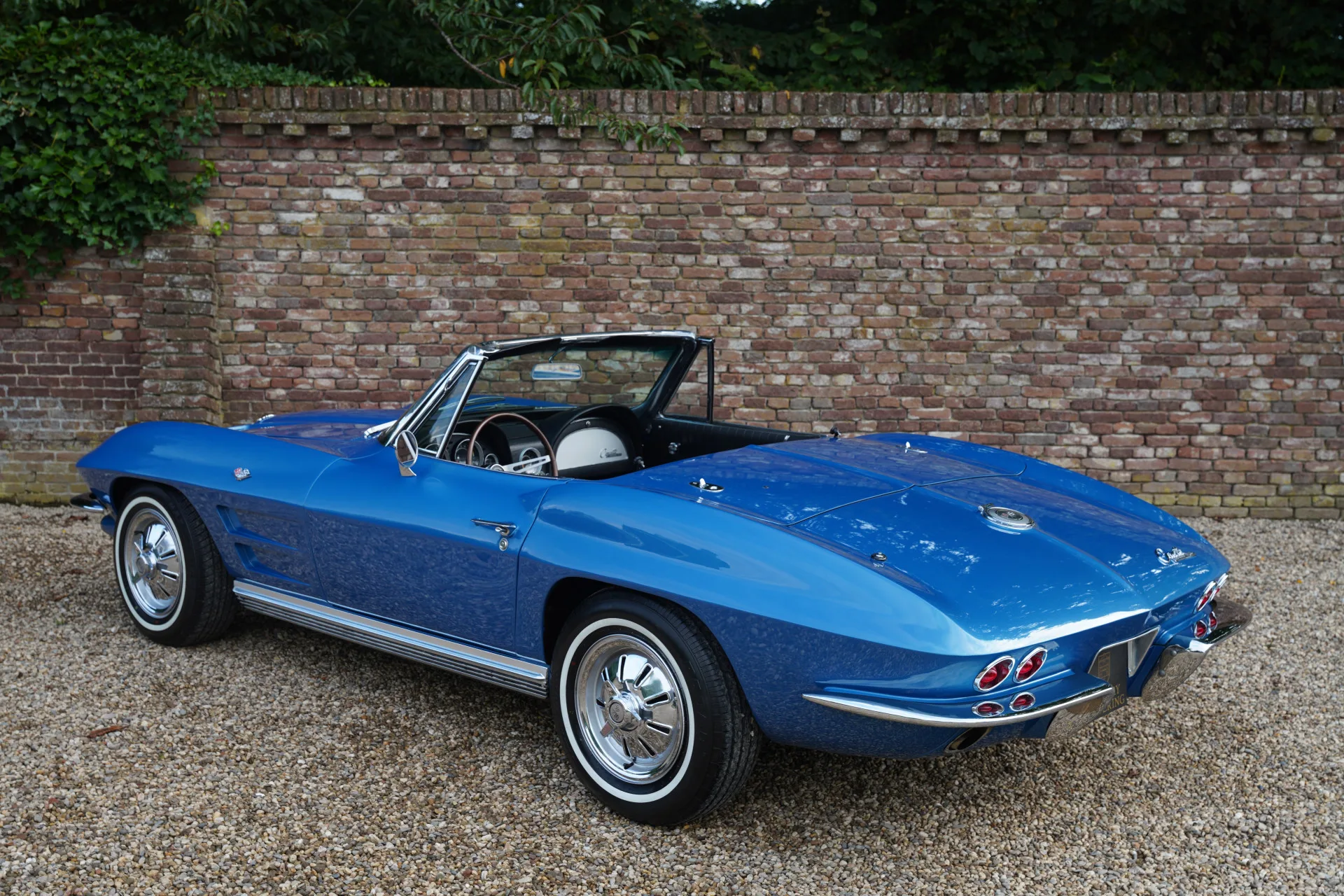 1964 Chevrolet Corvette C2 Sting Ray Convertible, 16/30