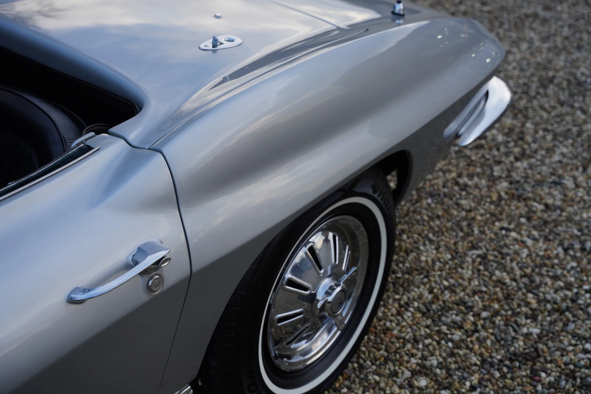 1964 Chevrolet Corvette C2 Sting Ray Convertible, 17/30