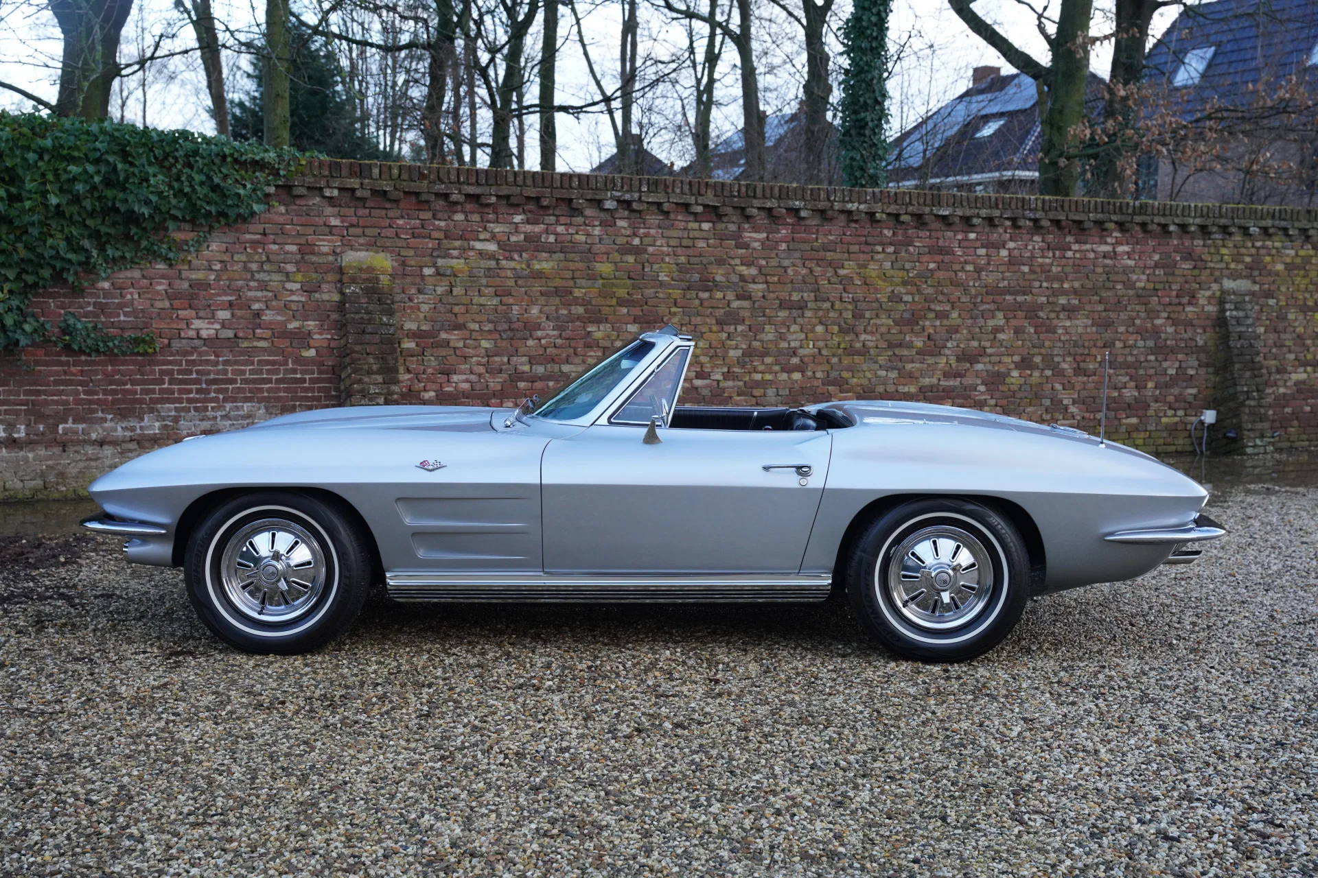 1964 Chevrolet Corvette C2 Sting Ray Convertible, 23/30