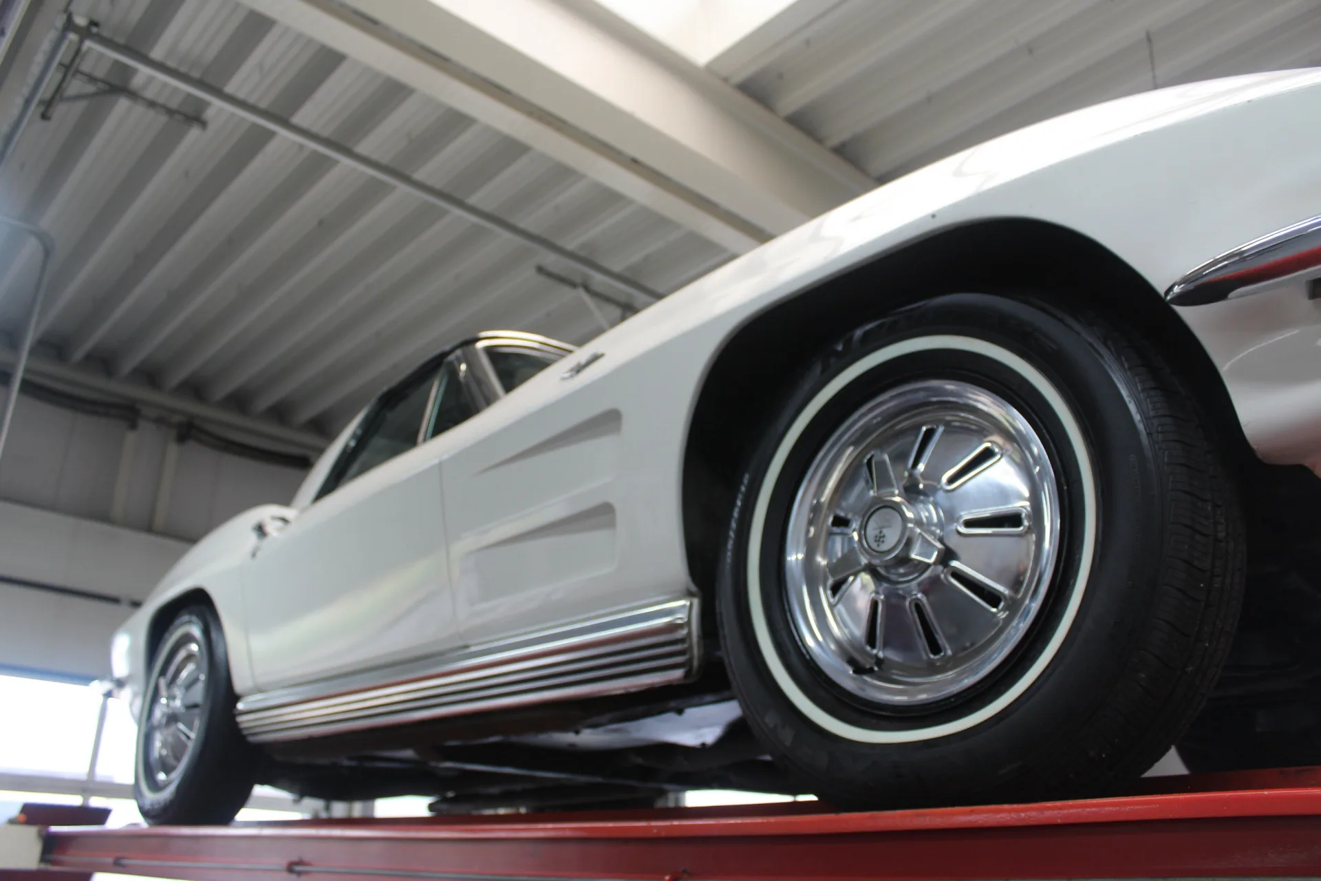 1964 Chevrolet Corvette C2 Sting Ray Convertible, 14/30