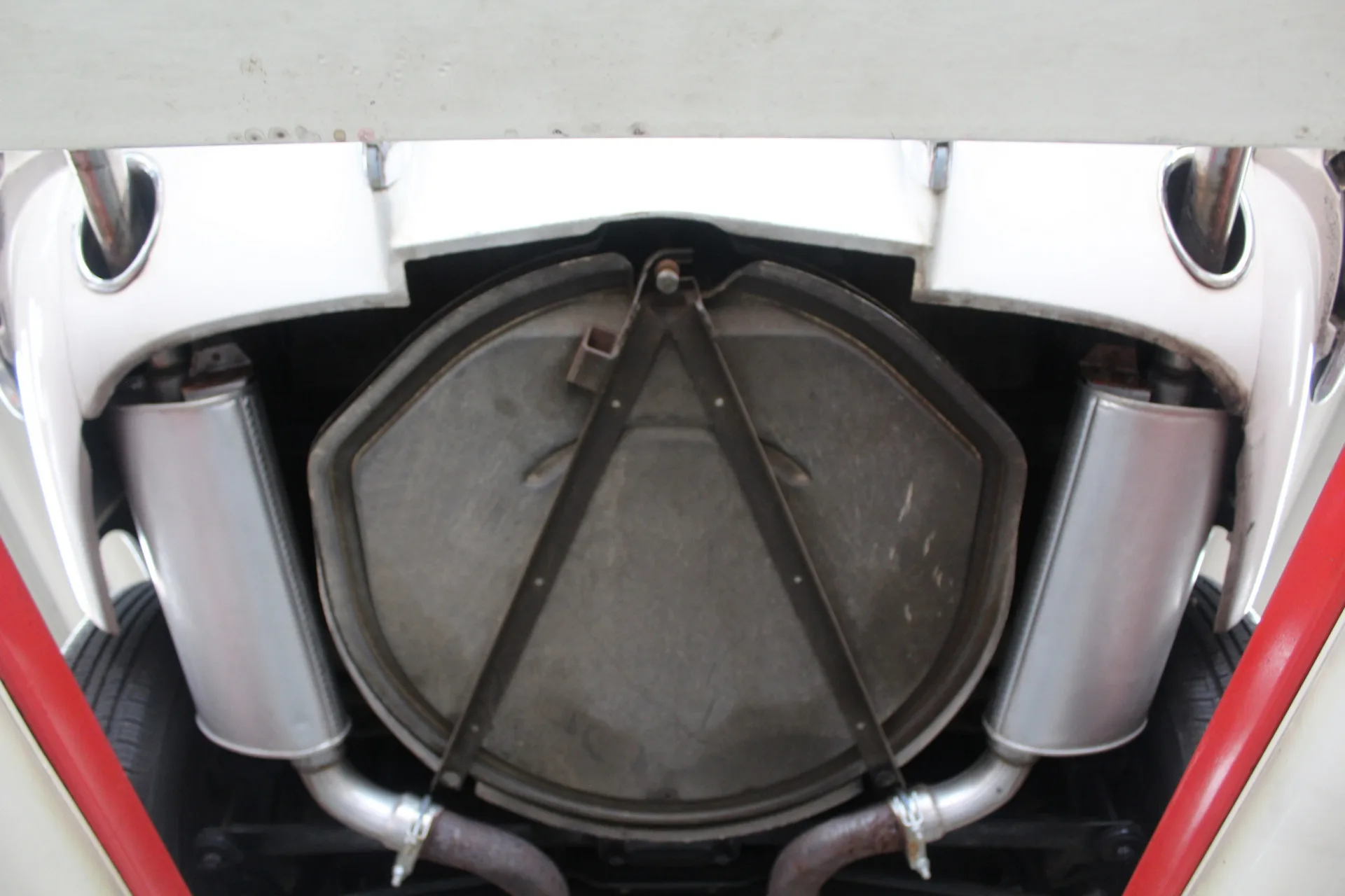 1964 Chevrolet Corvette C2 Sting Ray Convertible, 17/30