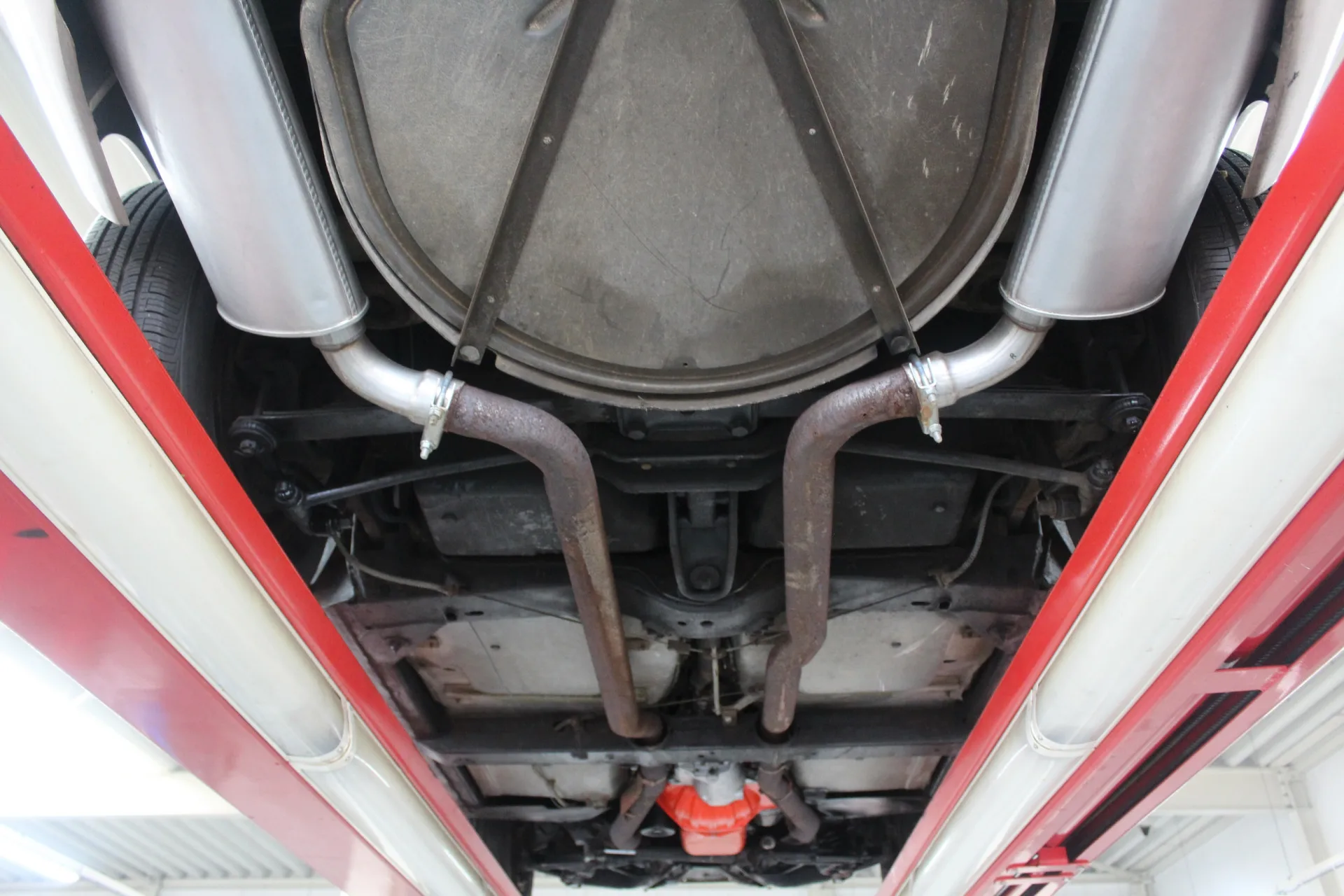 1964 Chevrolet Corvette C2 Sting Ray Convertible, 19/30