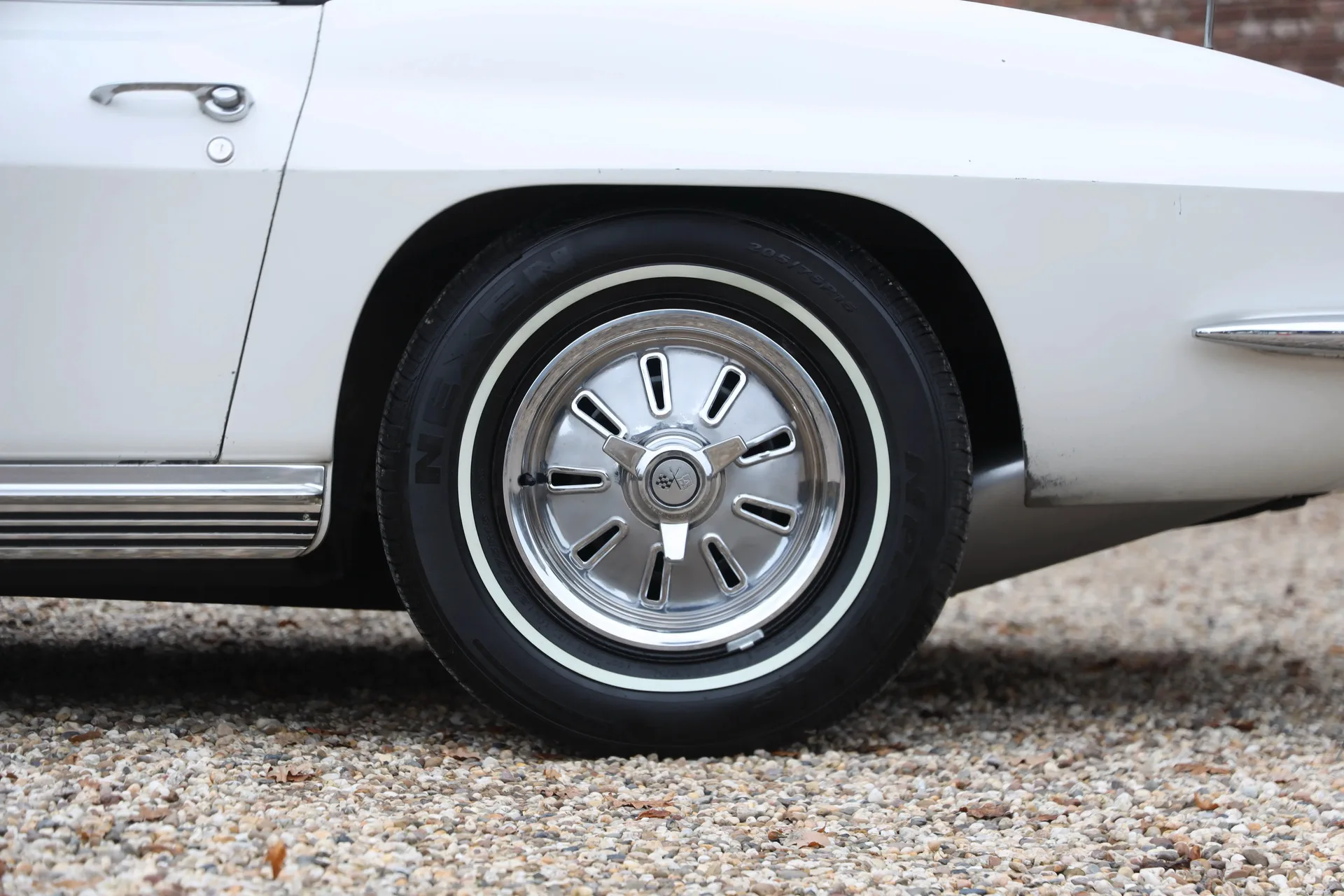 1964 Chevrolet Corvette C2 Sting Ray Convertible, 25/30