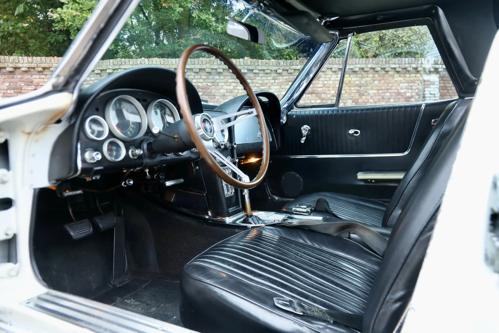 1964 Chevrolet Corvette C2 Sting Ray Convertible, 29/30