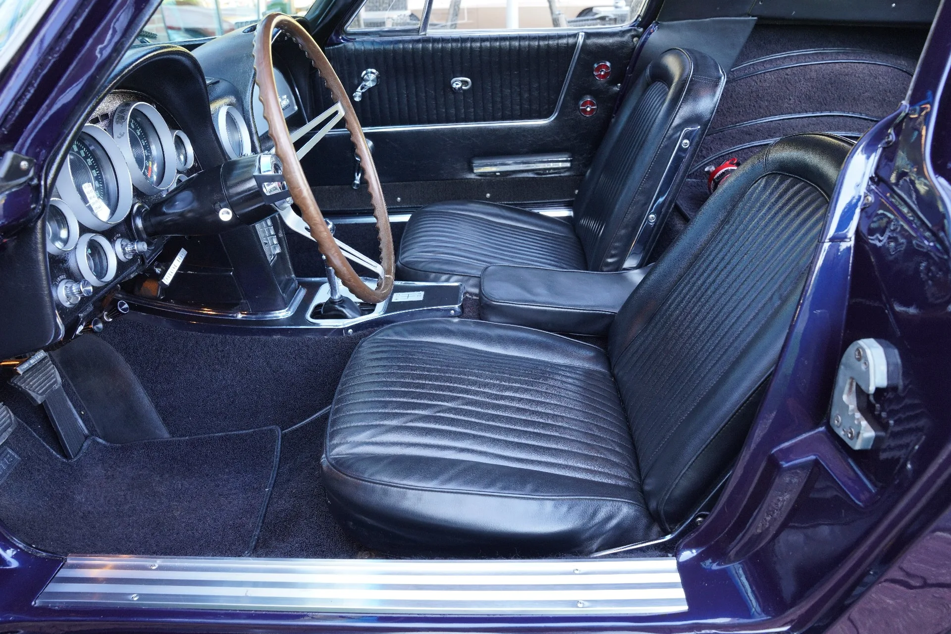 1964 Chevrolet Corvette C2 Sting Ray Coupé, 3/30