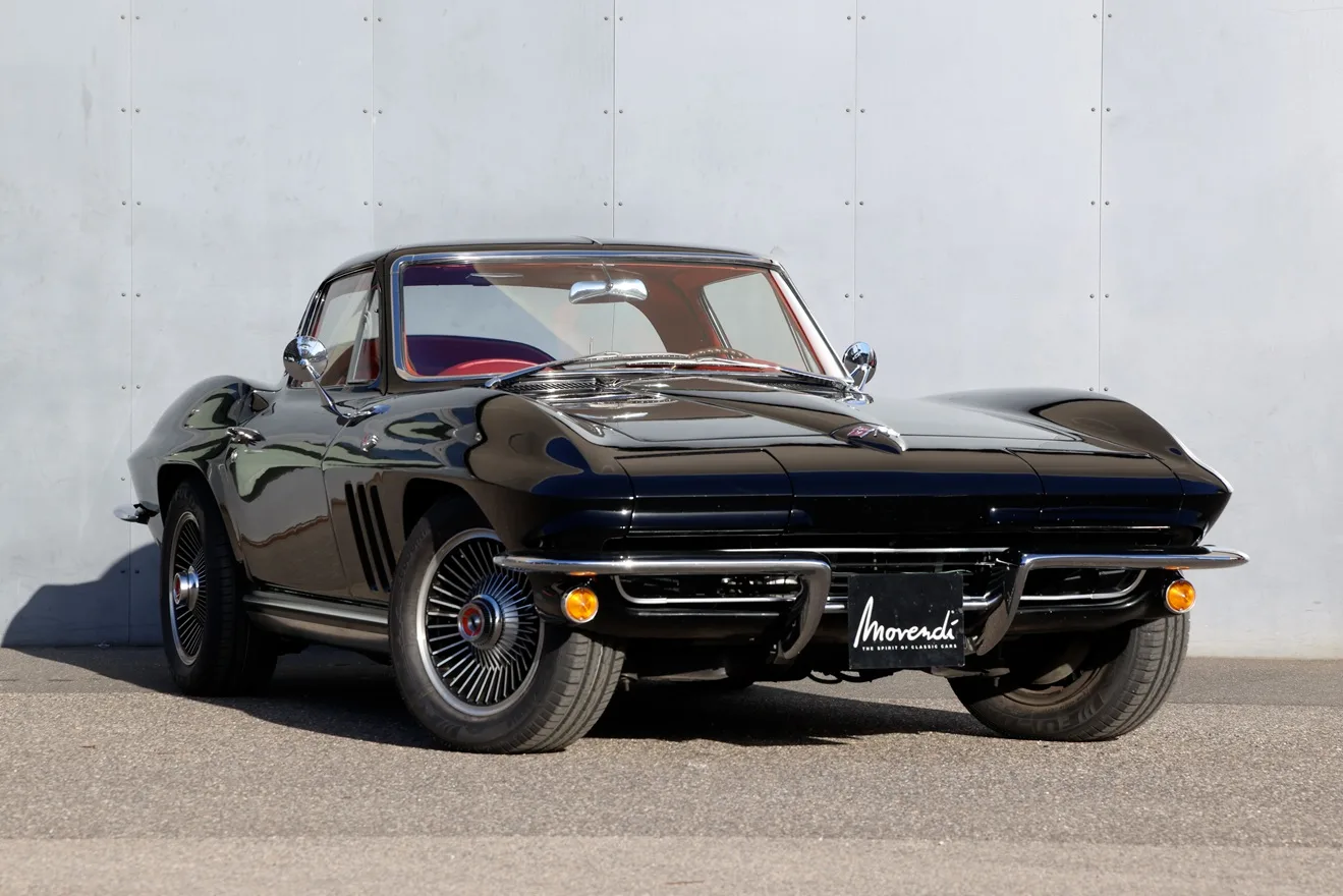 1964 Chevrolet Corvette C2 Sting Ray Coupé, 2/30
