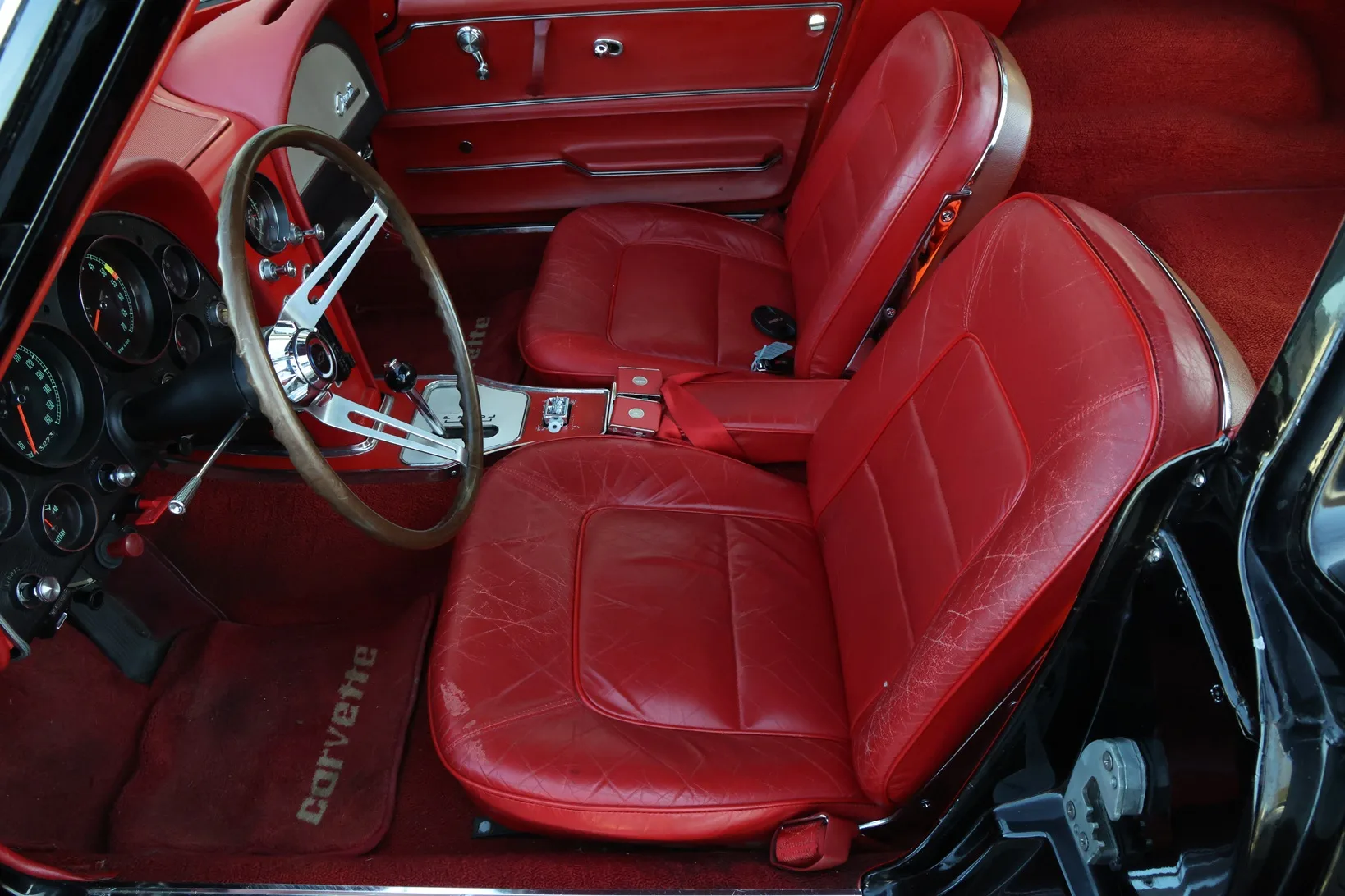 1964 Chevrolet Corvette C2 Sting Ray Coupé, 4/30