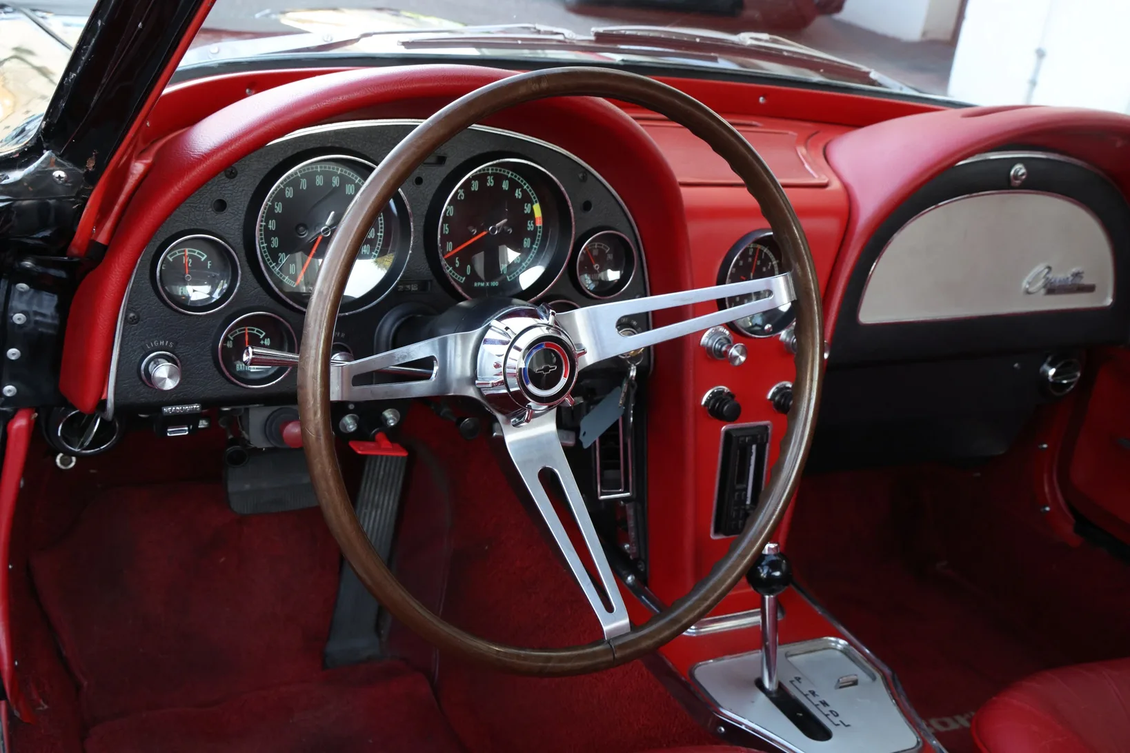 1964 Chevrolet Corvette C2 Sting Ray Coupé, 28/30