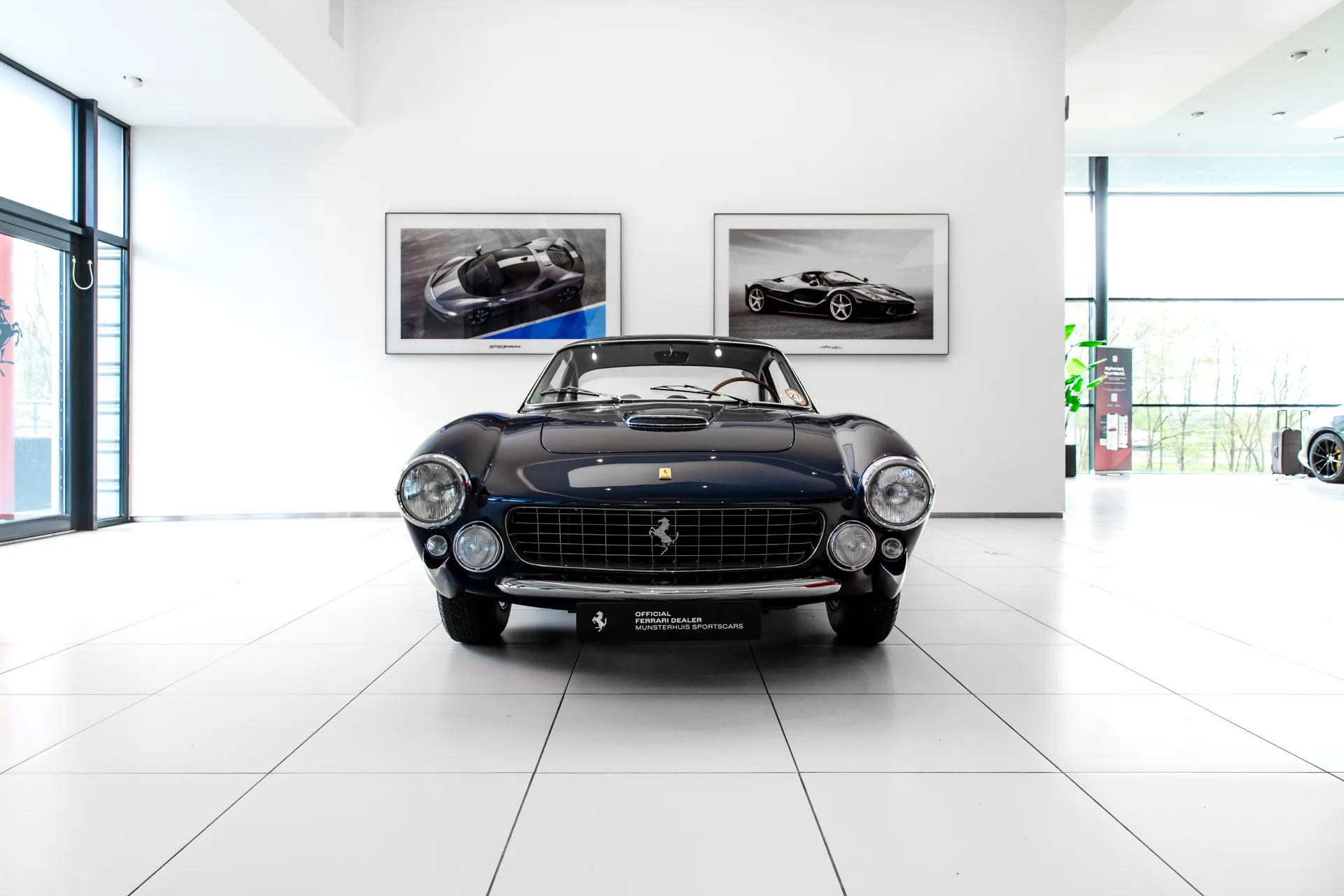 1964 Ferrari 250 GT Berlinetta Lusso proposée par un concessionnaire spécialisé à Hengelo, Pays-Bas, photo principale