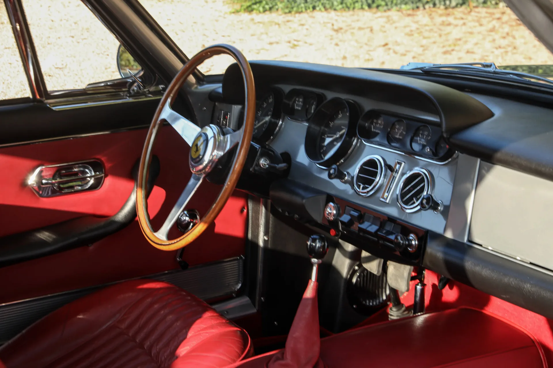 1964 Ferrari 330 GT 2+2 Series I, 17/30