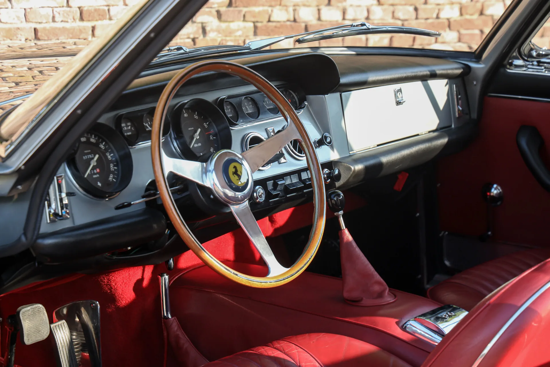 1964 Ferrari 330 GT 2+2 Series I, 29/30