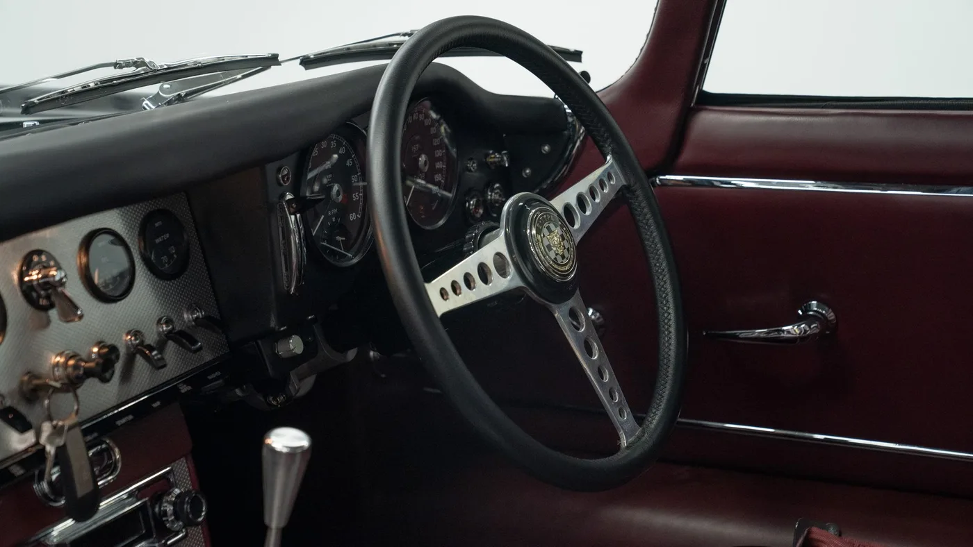 1964 Jaguar E-Type 3.8 offered by a specialist dealer in Swadlincote, United Kingdom, photo 15 of 15