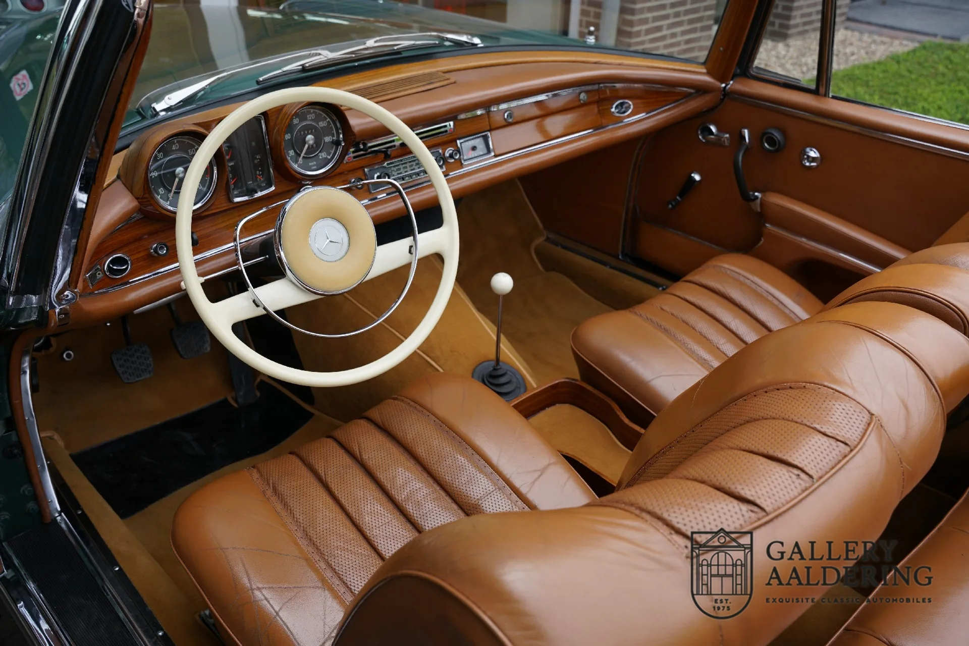 1964 Mercedes-Benz 220 SE Cabriolet W111, 4/30