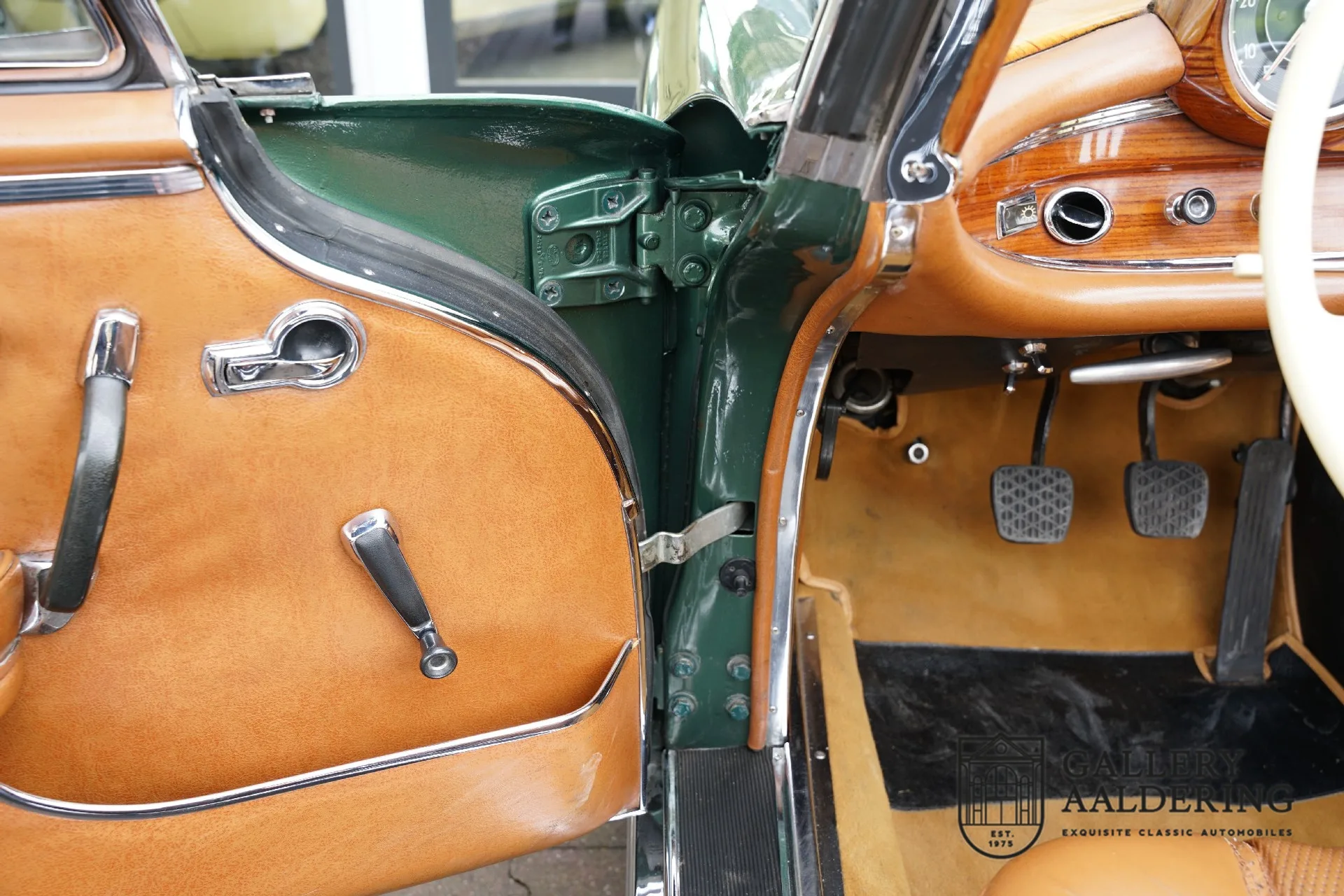 1964 Mercedes-Benz 220 SE Cabriolet W111, 28/30