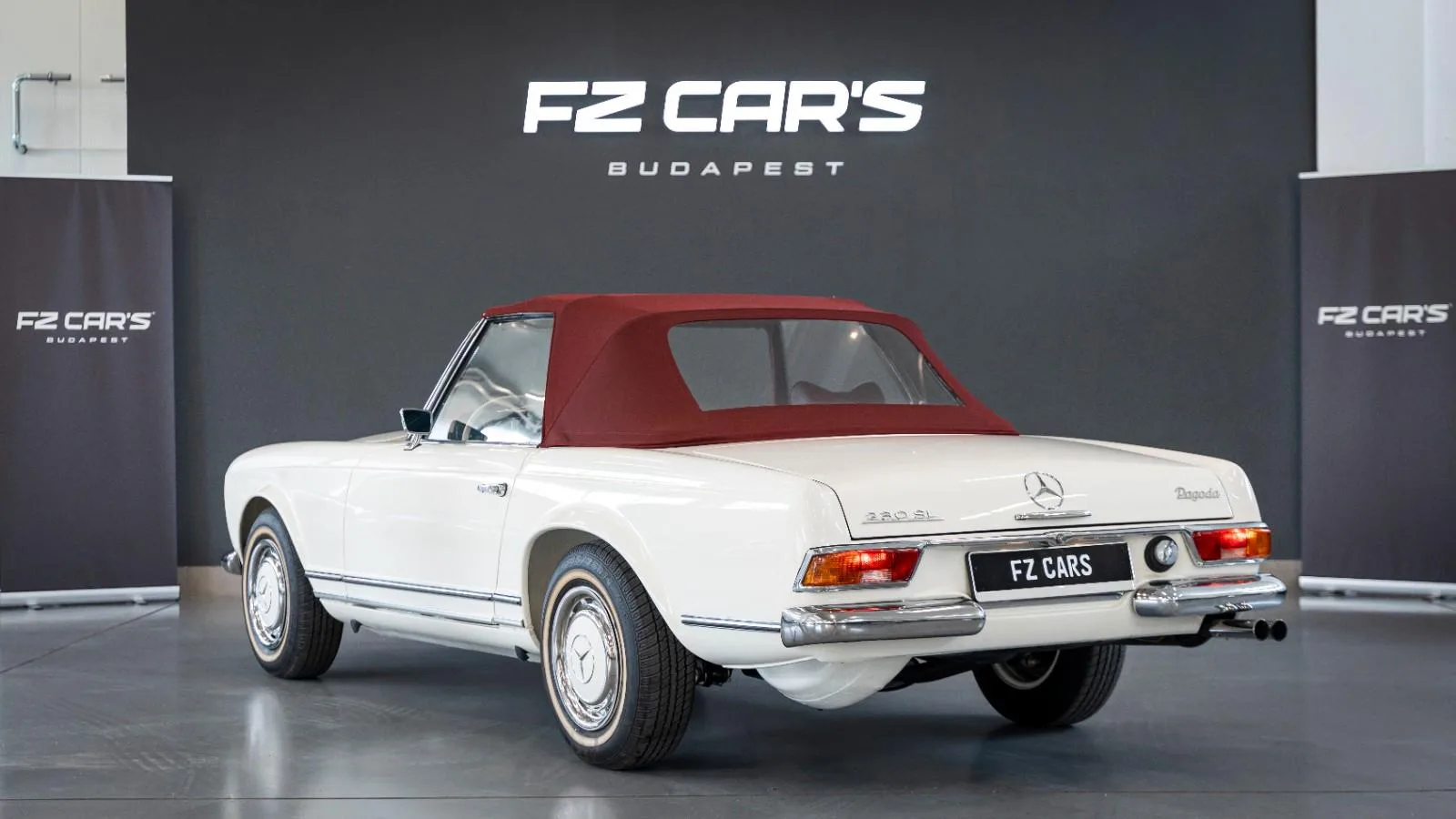 1964 Mercedes-Benz 230 SL, 3/15