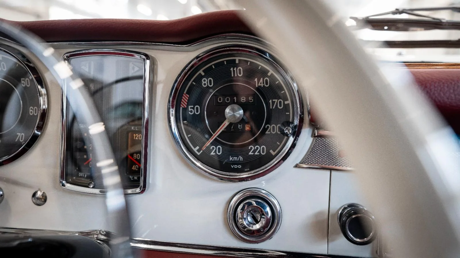 1964 Mercedes-Benz 230 SL, 9/15