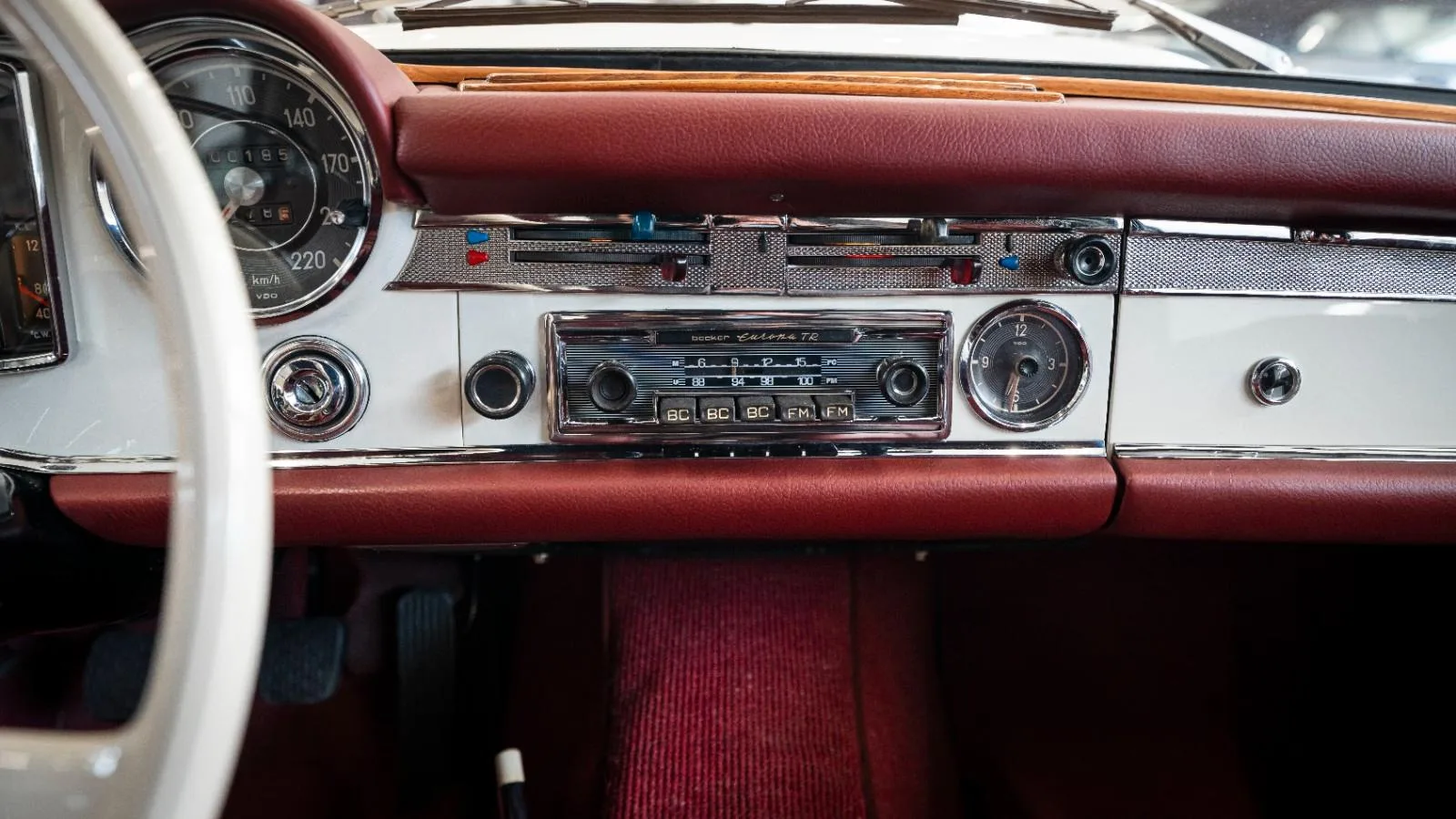 1964 Mercedes-Benz 230 SL, 10/15