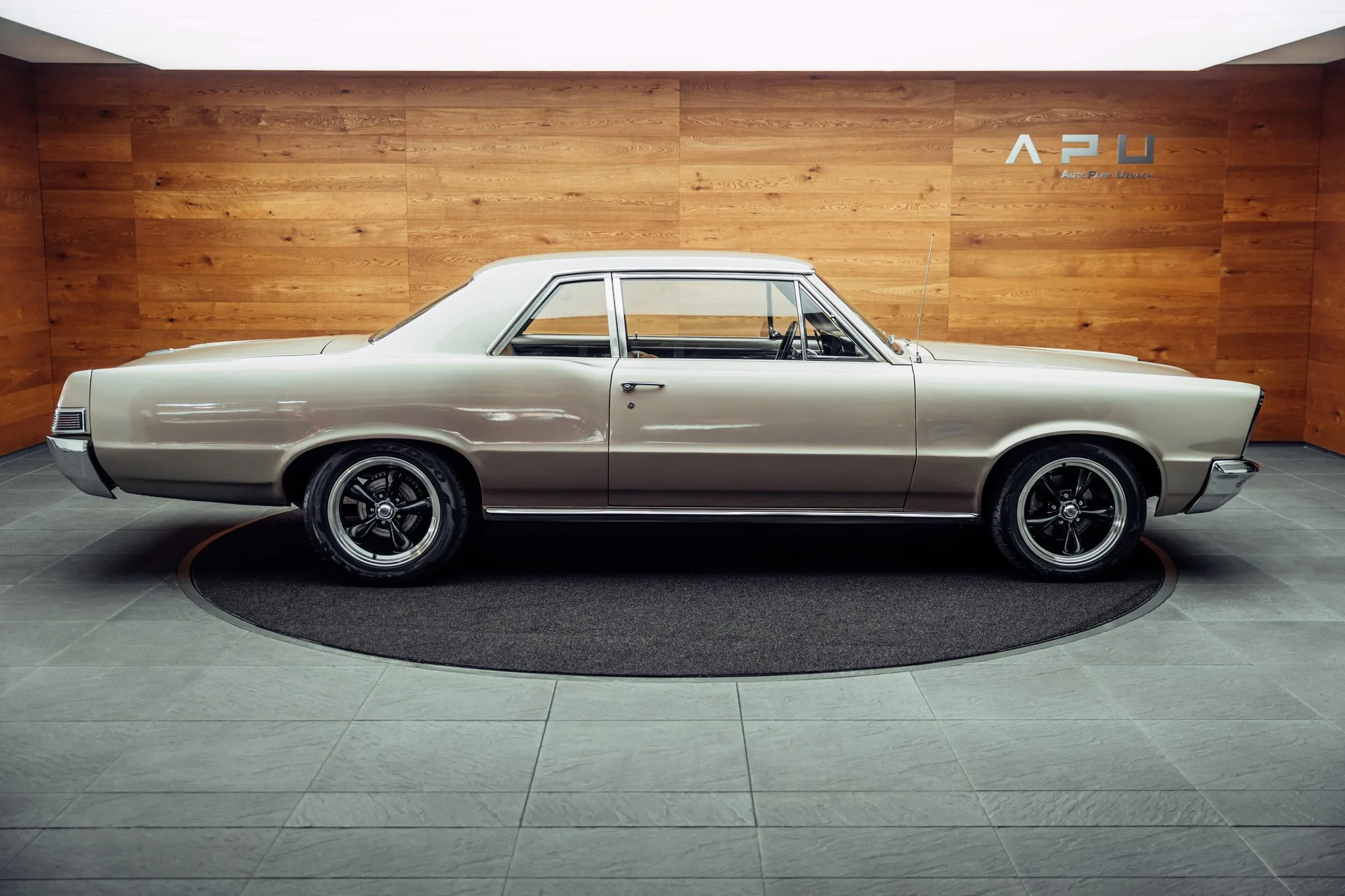 1964 Pontiac GTO, 9/16