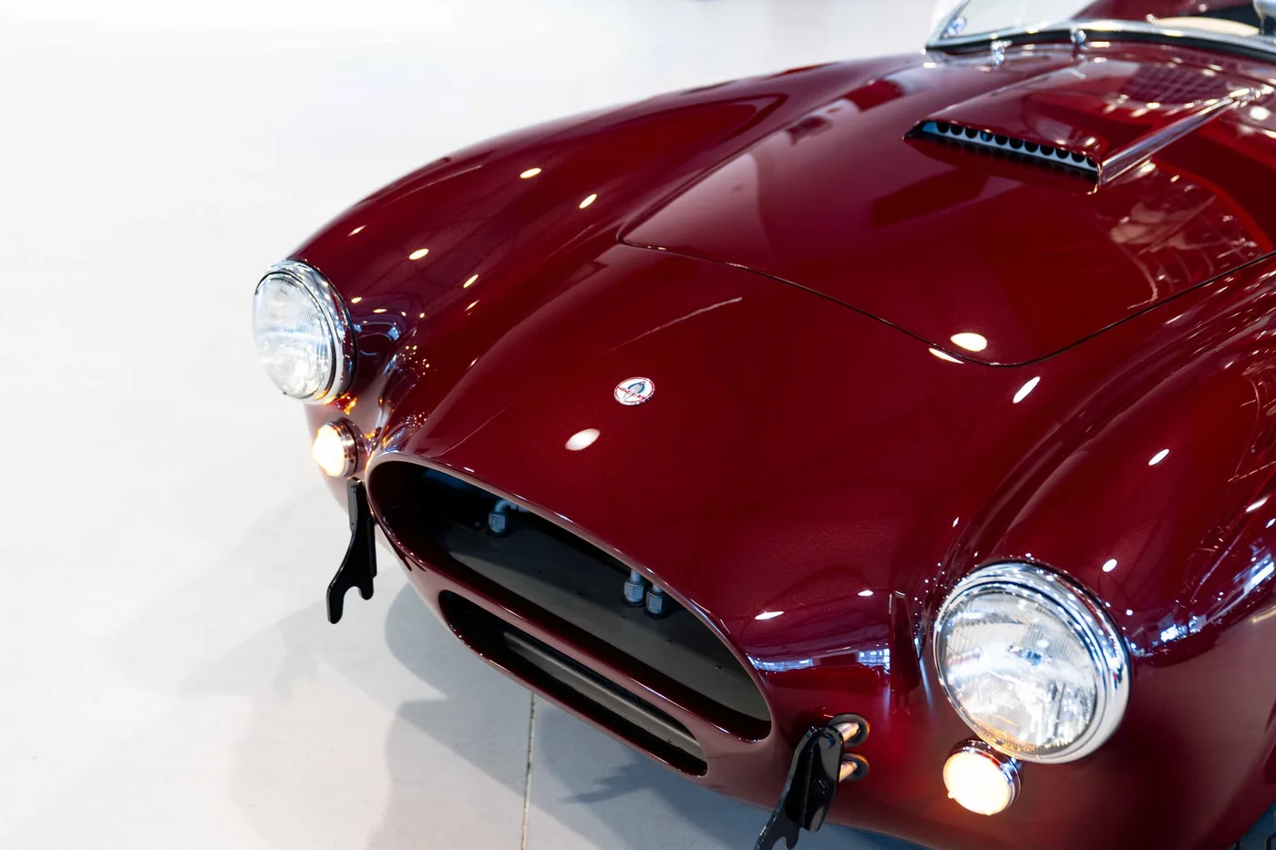 1964 Shelby Cobra 289 angeboten von einem Oldtimerspezialisten in London, Vereinigtes Königreich, Foto 3 von 25