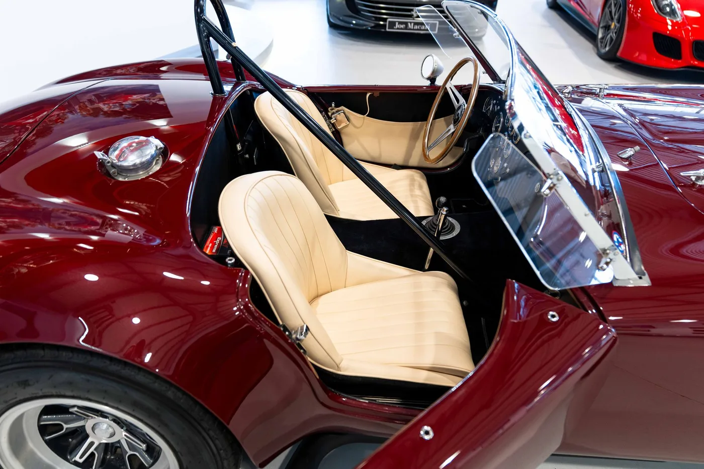1964 Shelby Cobra 289 angeboten von einem Oldtimerspezialisten in London, Vereinigtes Königreich, Foto 15 von 25