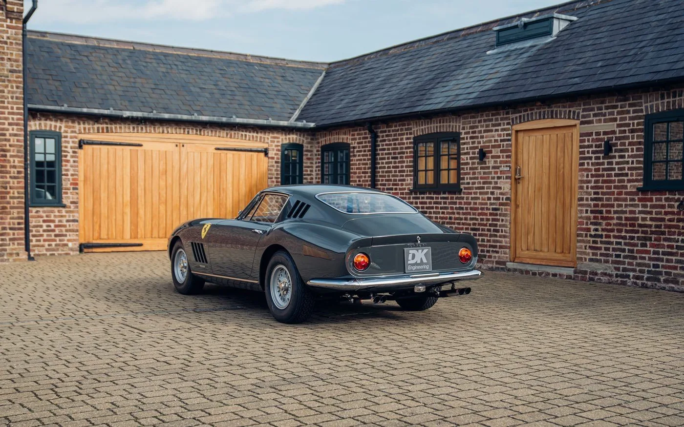1965 Ferrari 275 GTB 6C offered by a specialist dealer in Chorleywood, United Kingdom, photo 13 of 15