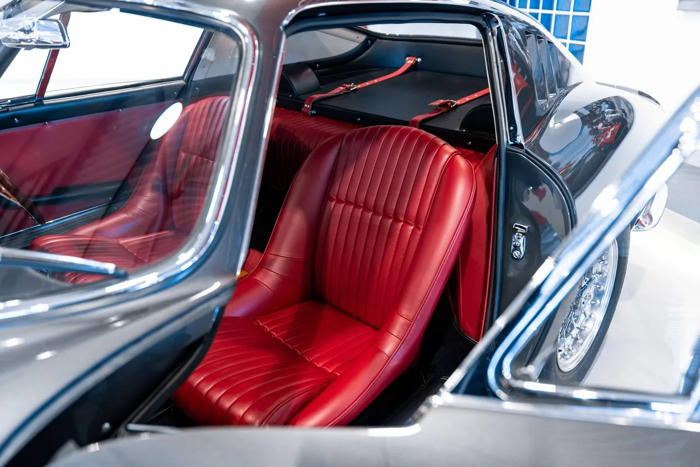 1965 Ferrari 275 GTB 6C Shortnose angeboten von einem Oldtimerspezialisten in London, Vereinigtes Königreich, Foto 12 von 19