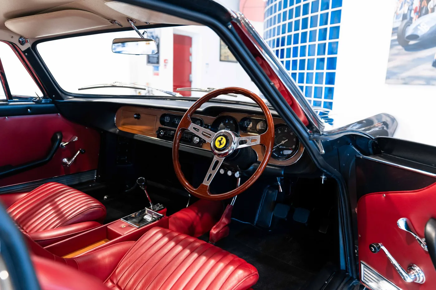1965 Ferrari 275 GTB 6C Shortnose angeboten von einem Oldtimerspezialisten in London, Vereinigtes Königreich, Foto 14 von 19