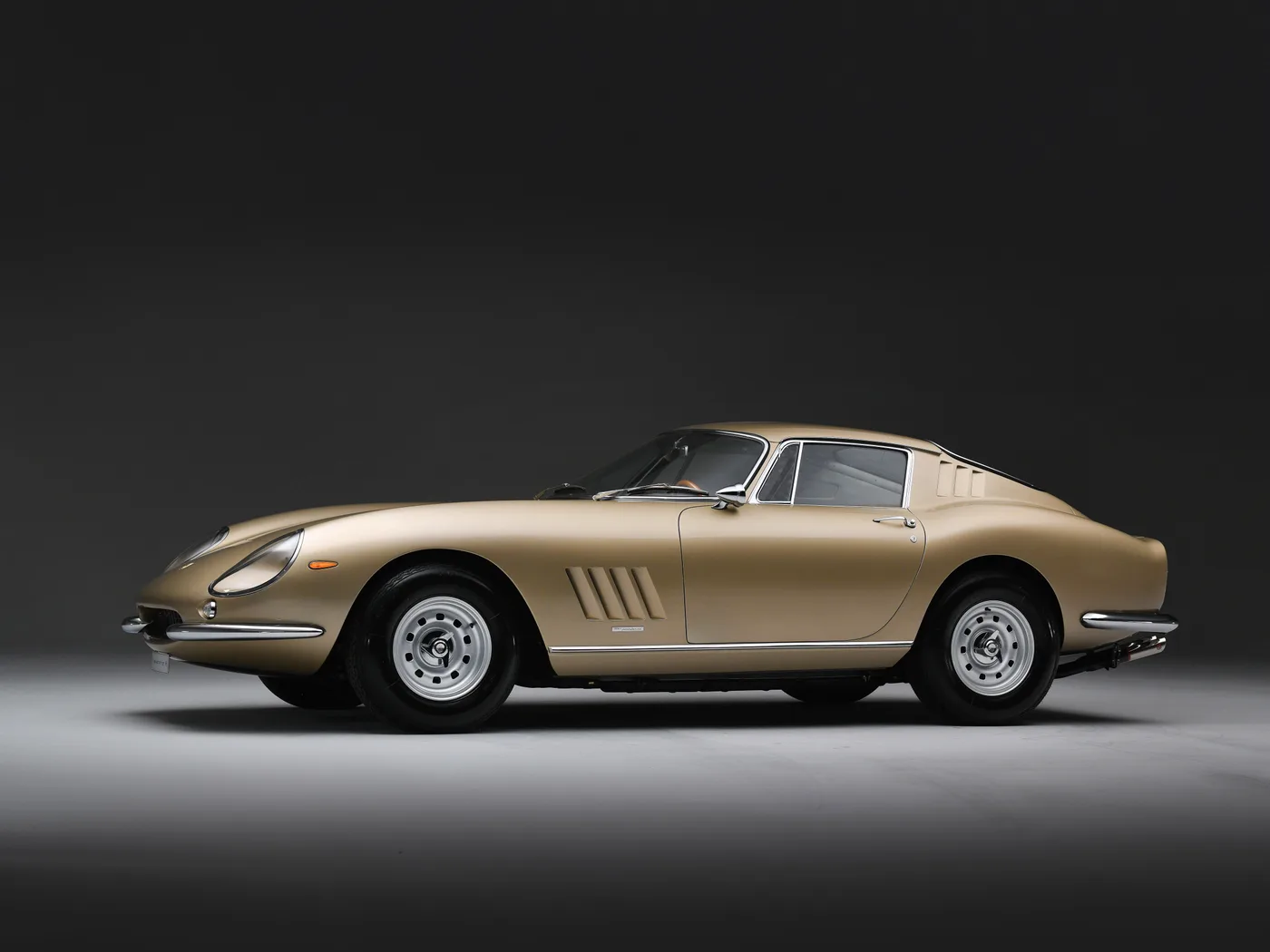 1965 Ferrari 275 GTB Long Nose alloy proposée par un concessionnaire spécialisé à Hook Norton, Royaume-Uni, photo 4 sur 15